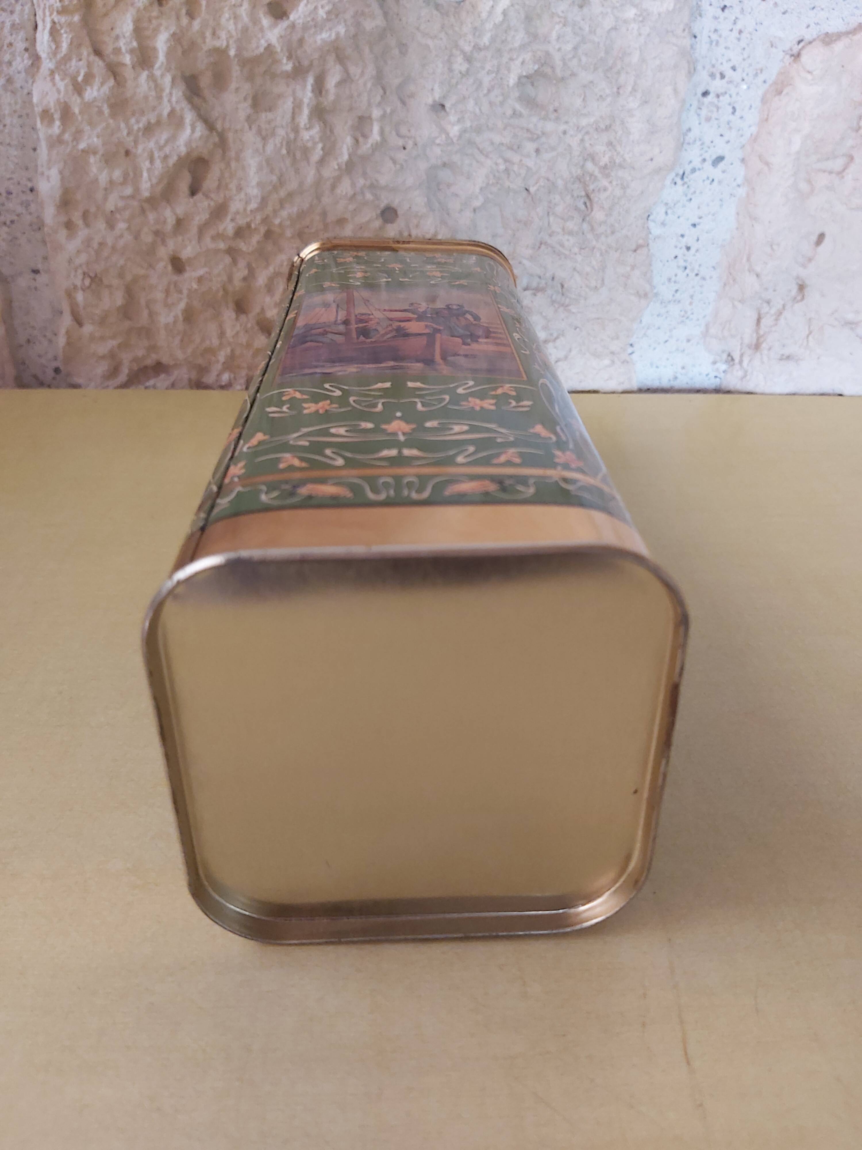 Antique metal box Chicory Leroux