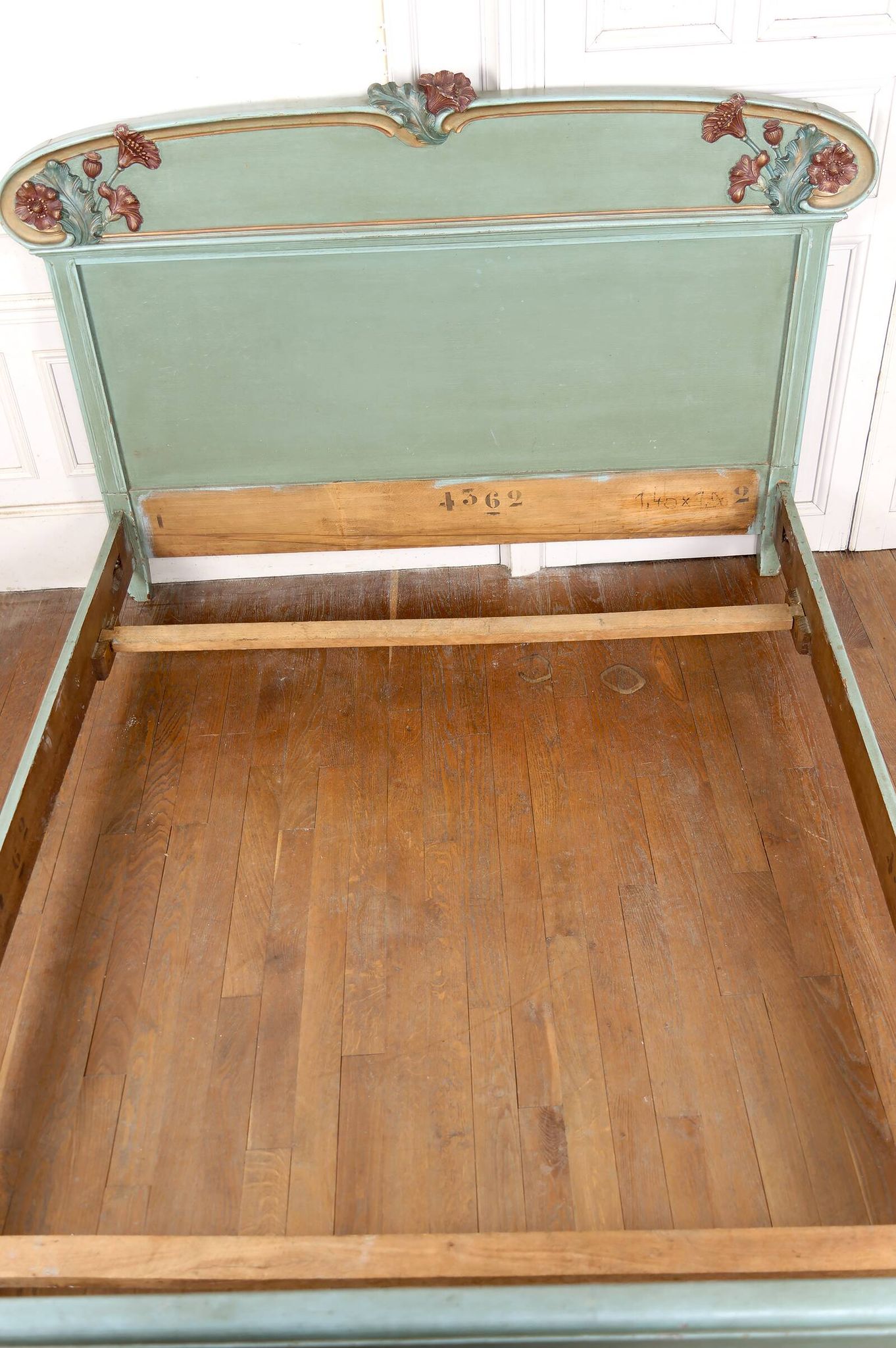 Art Nouveau bed in carved and painted wood, Poppies, Circa 1900