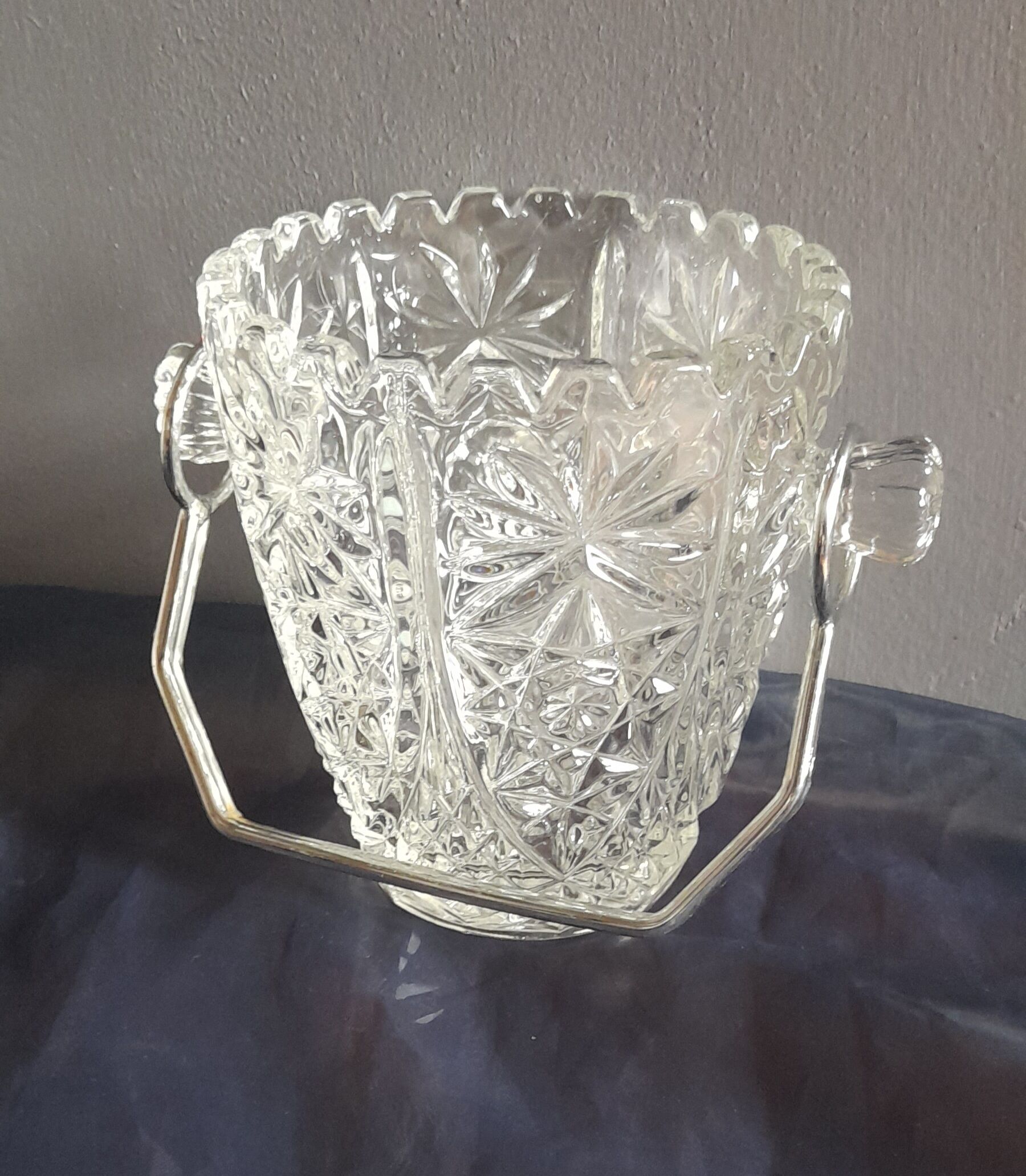 Chiseled crystal ice bucket from Buder crystal vintage