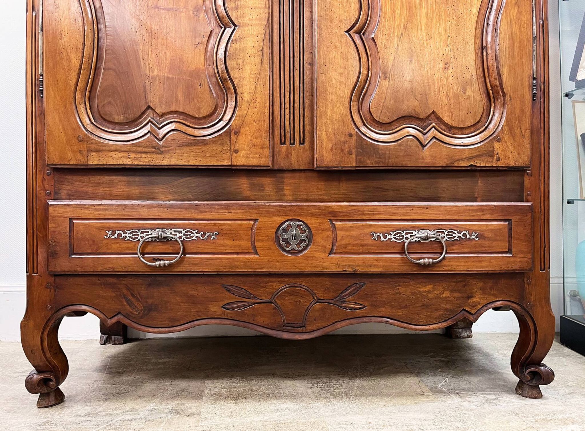Large Louis XV walnut wardrobe, 19th century