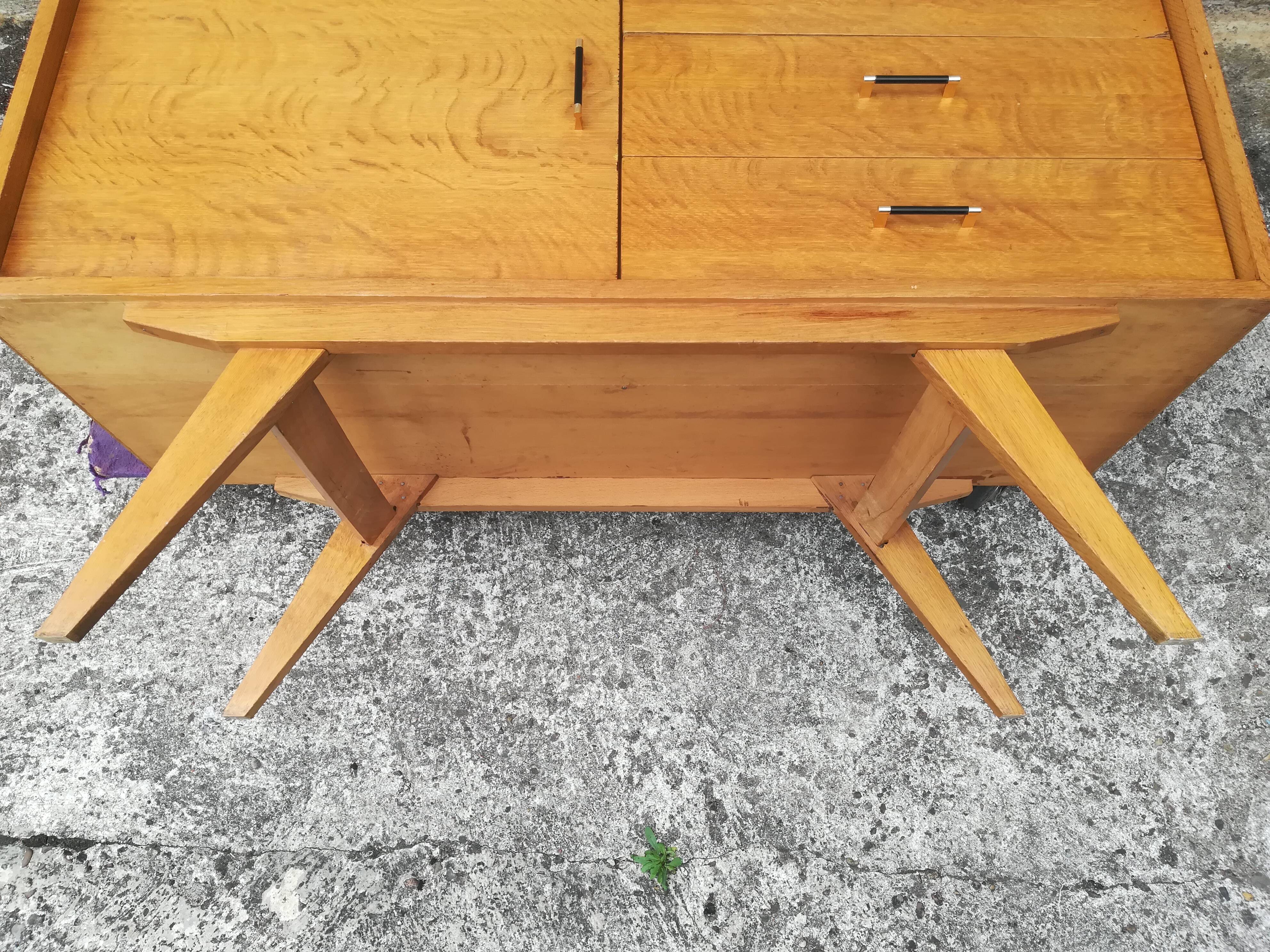 Chest of drawers buffet compass feet