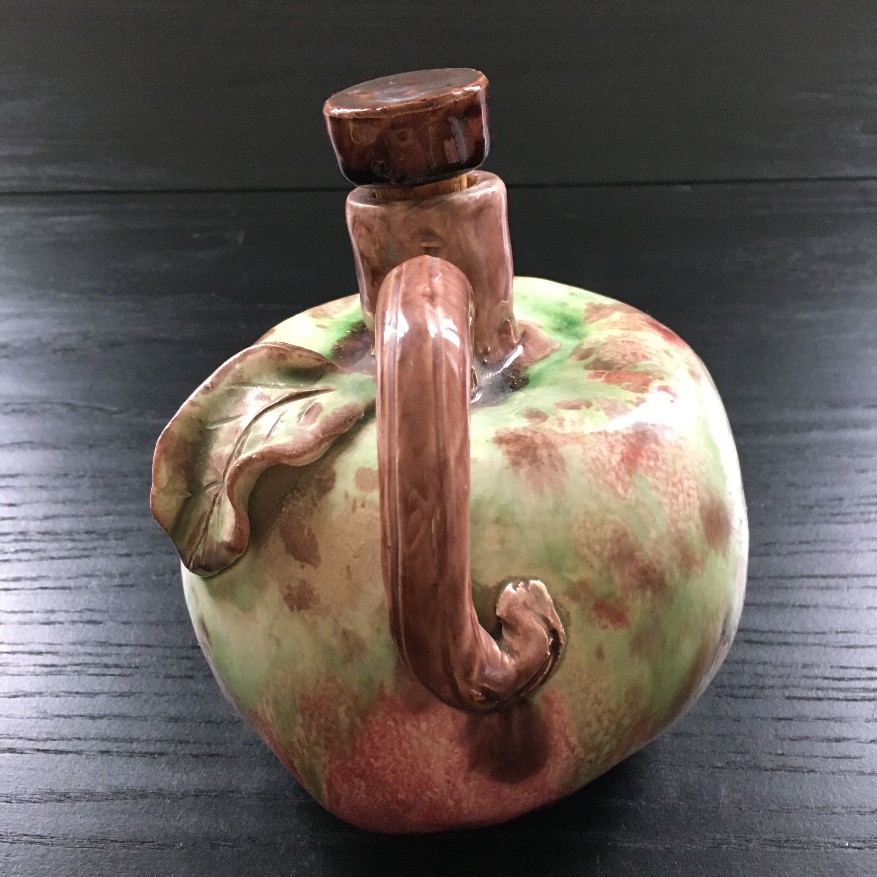 Jug apple in slipware