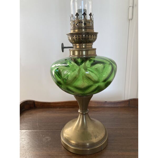 Copper kerosene lamp and green glass | Selency