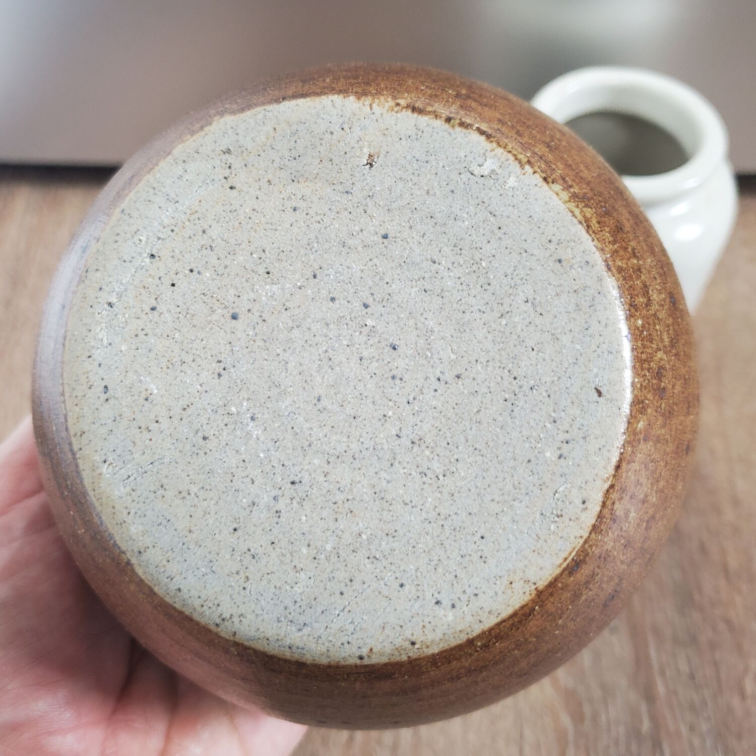 Set of 2 ceramic pots