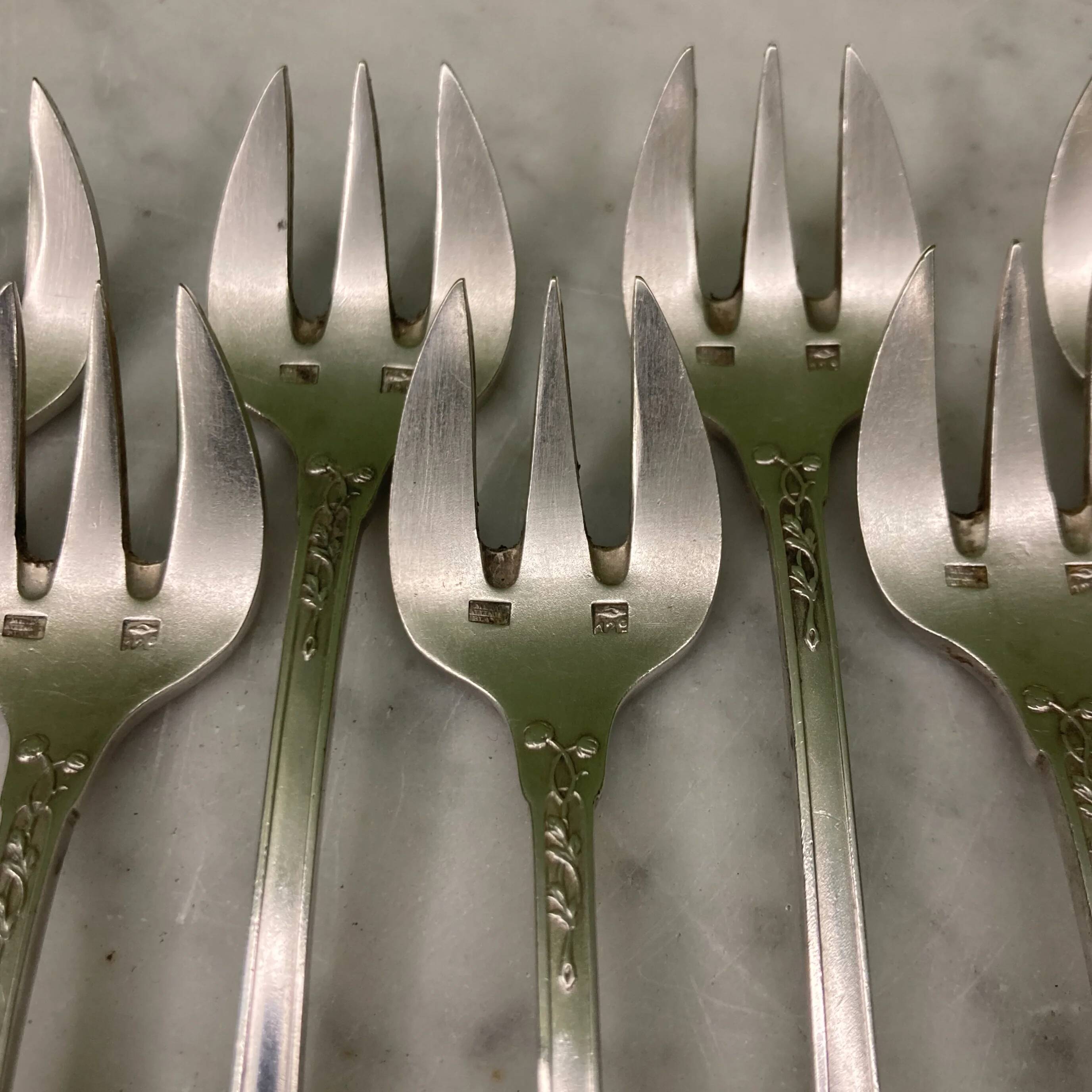 12 silver-plated oyster forks SFAM 1900 flowers