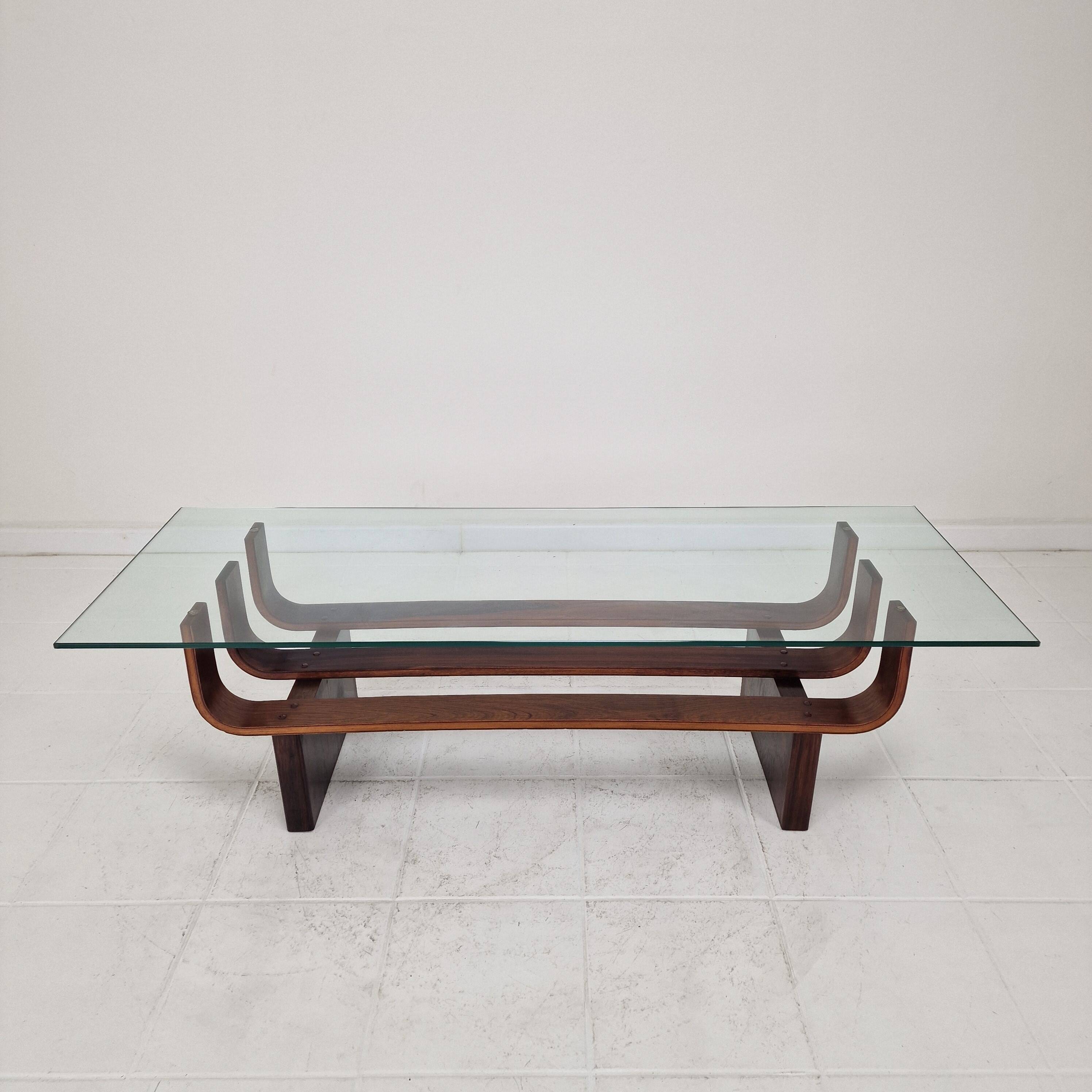Table basse en teck élégante des années 60 par James Brown pour T.H. Brown, années 1970.