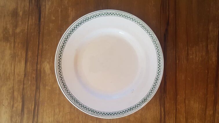 Plate in iron earth saint amand model 4015