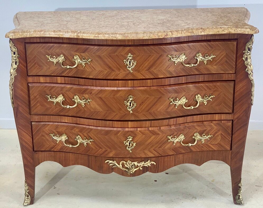 Commode style Louis XV bois de rose