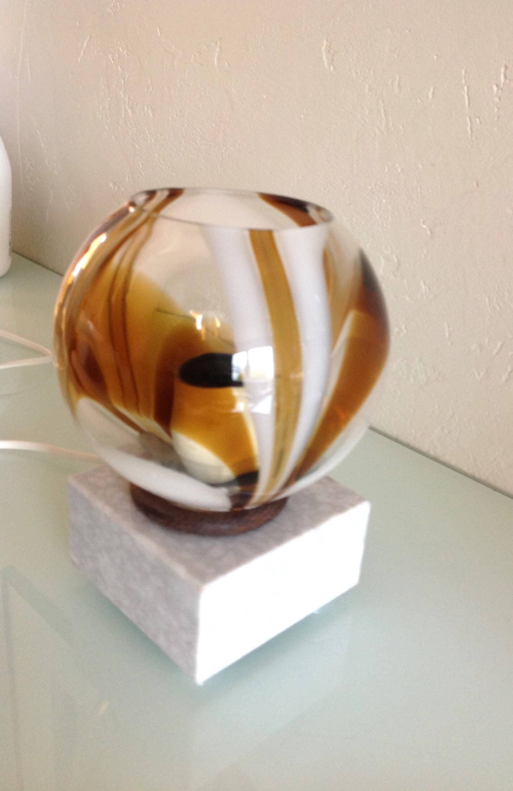 Polychrome glass globe lamp on marble base / vintage 60s-70s