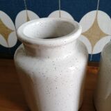 2 sandstone pots
