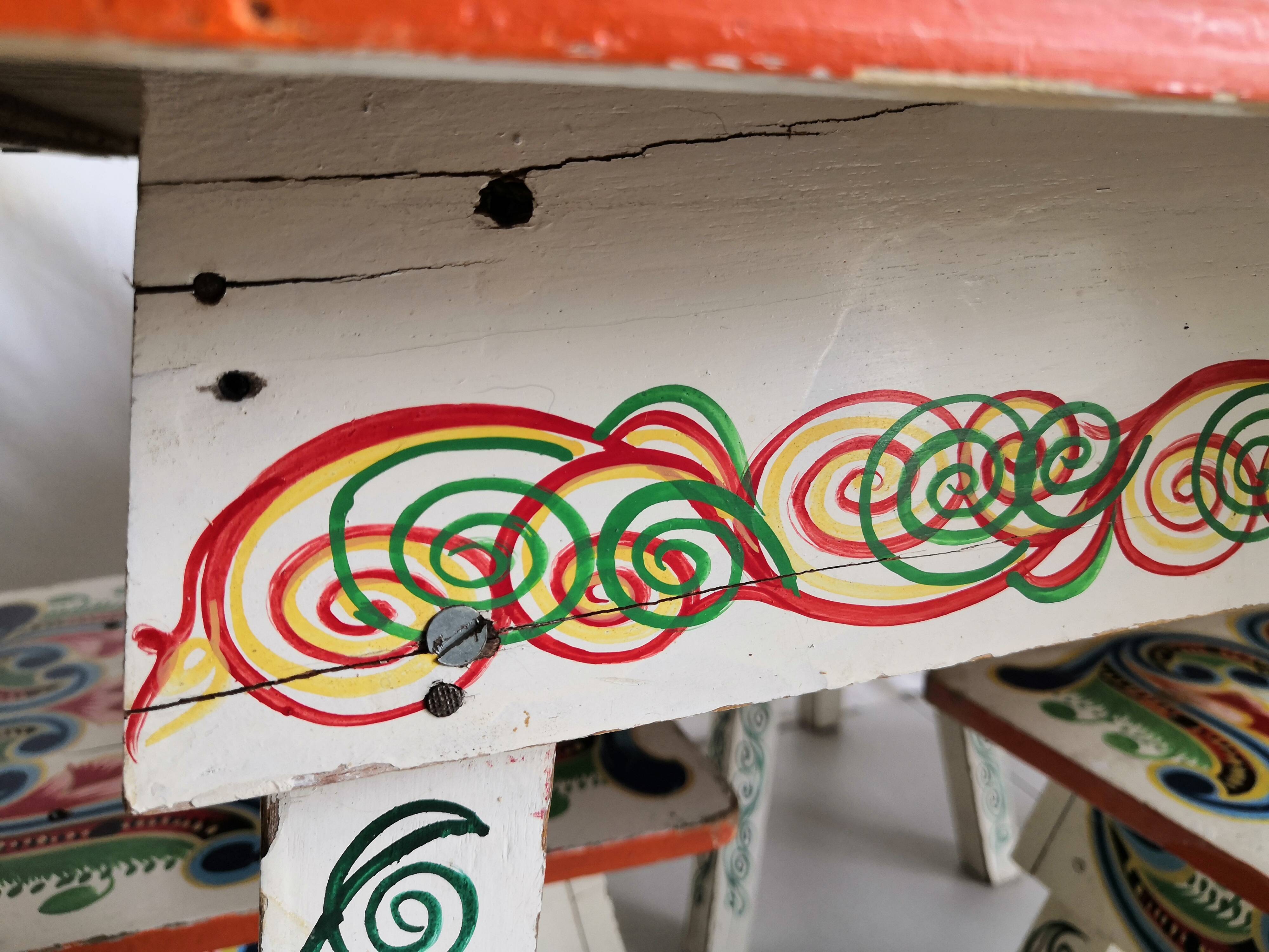 Table lounge - 4 ethnic vintage children's chairs