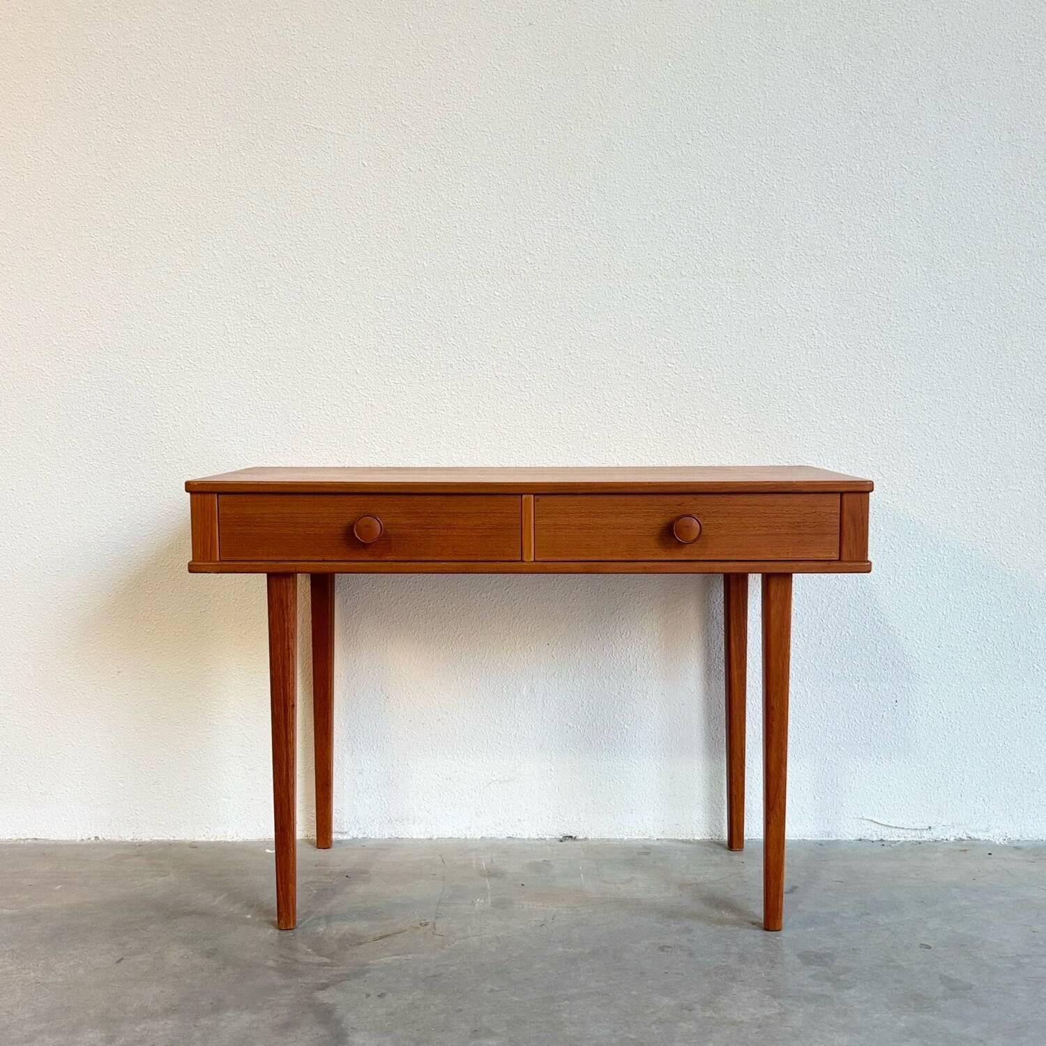 Vintage sidetable teak
