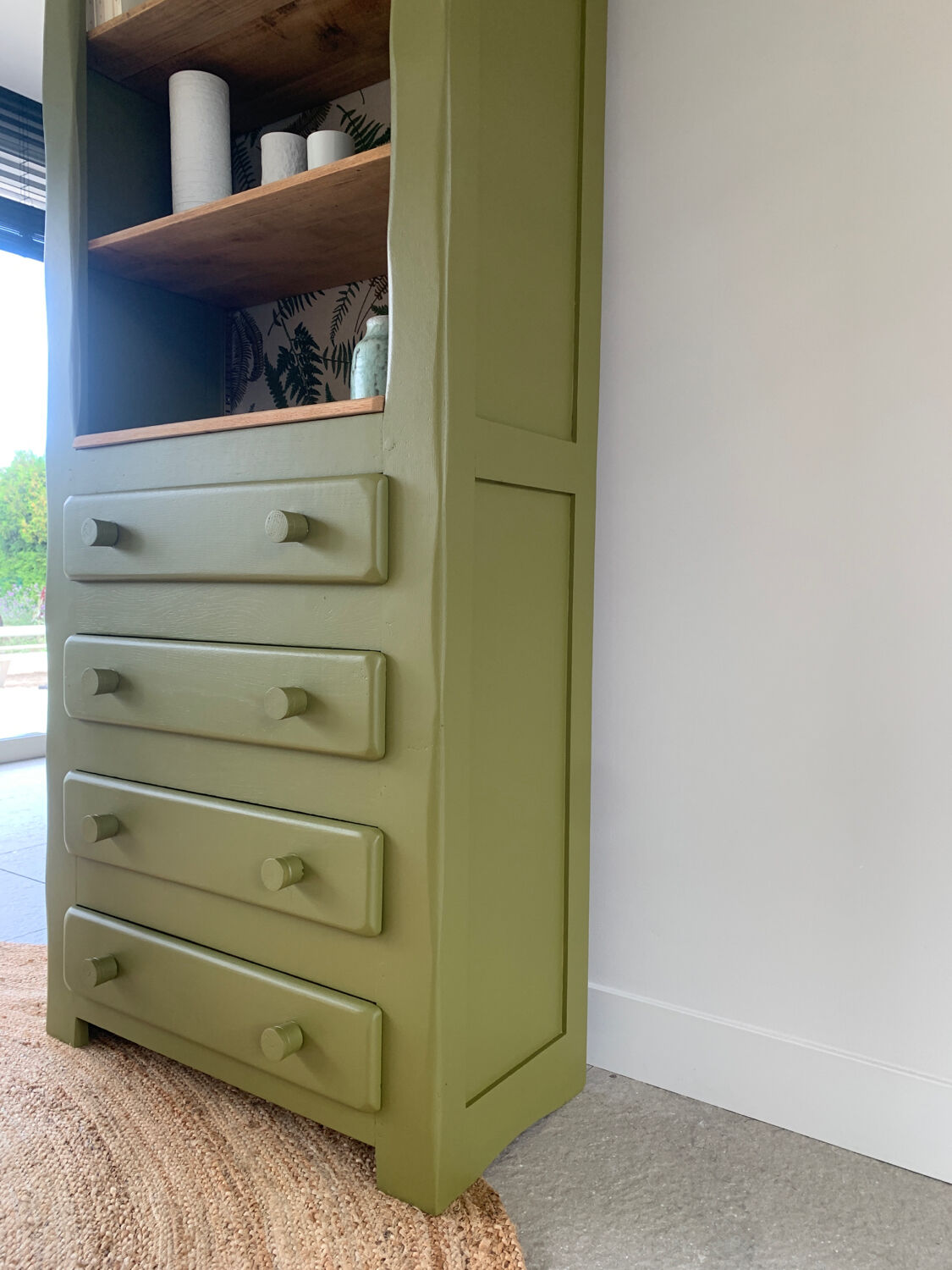 Meuble de rangement vintage en bois vert