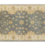 Tapis de couloir en laine grise, motif floral Ziegler fait main