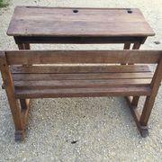 Bureau d’écoliers des années 1950/60 en très bon état