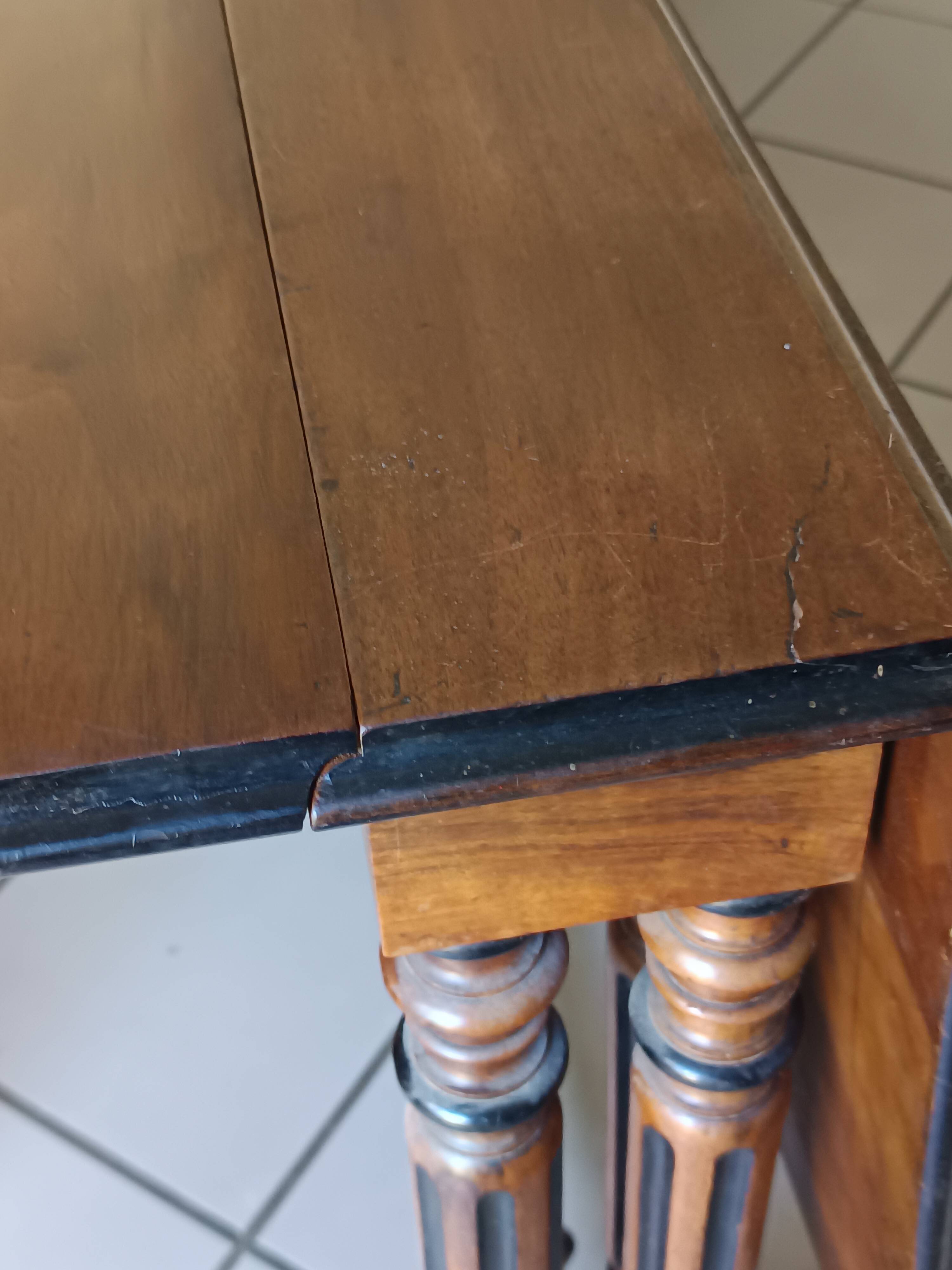 Table ancienne pliante style Louis XIII / Henri II – 100 × 80 cm