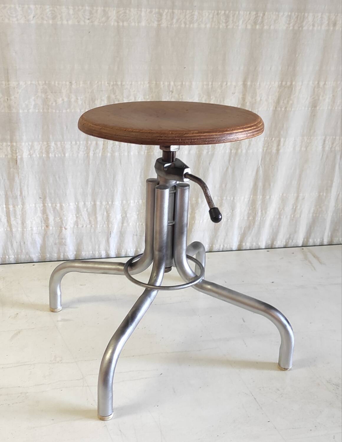 Tabouret industriel en métal et bois - années 50/60