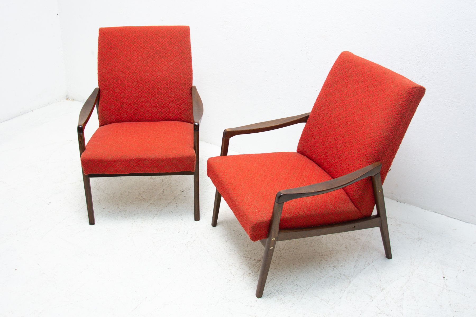 Paire de fauteuils par Jiří Jiroutek pour Interiér Praha, années 1970