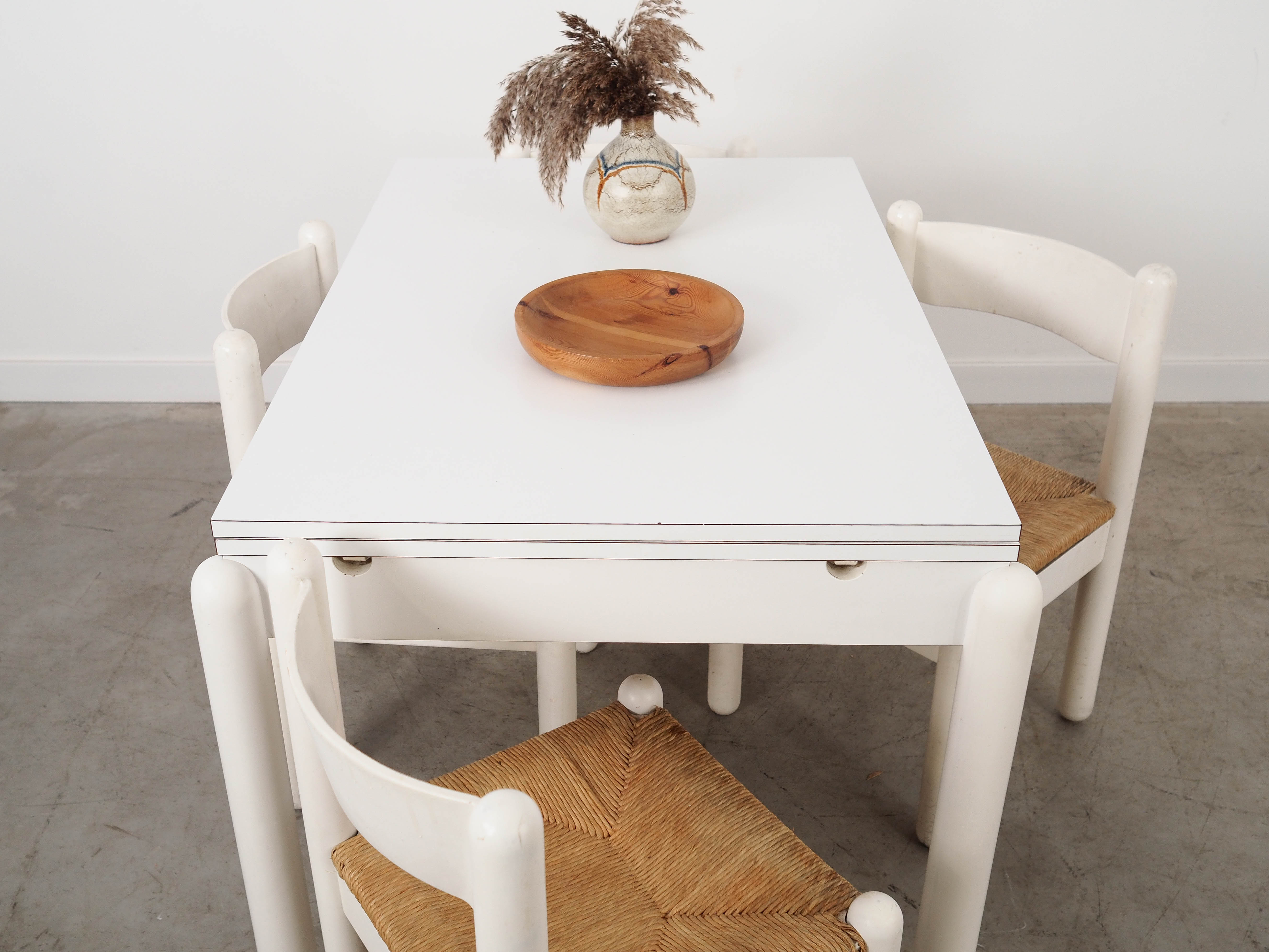 White extendable table, Italian design, 1980s, made in Italy