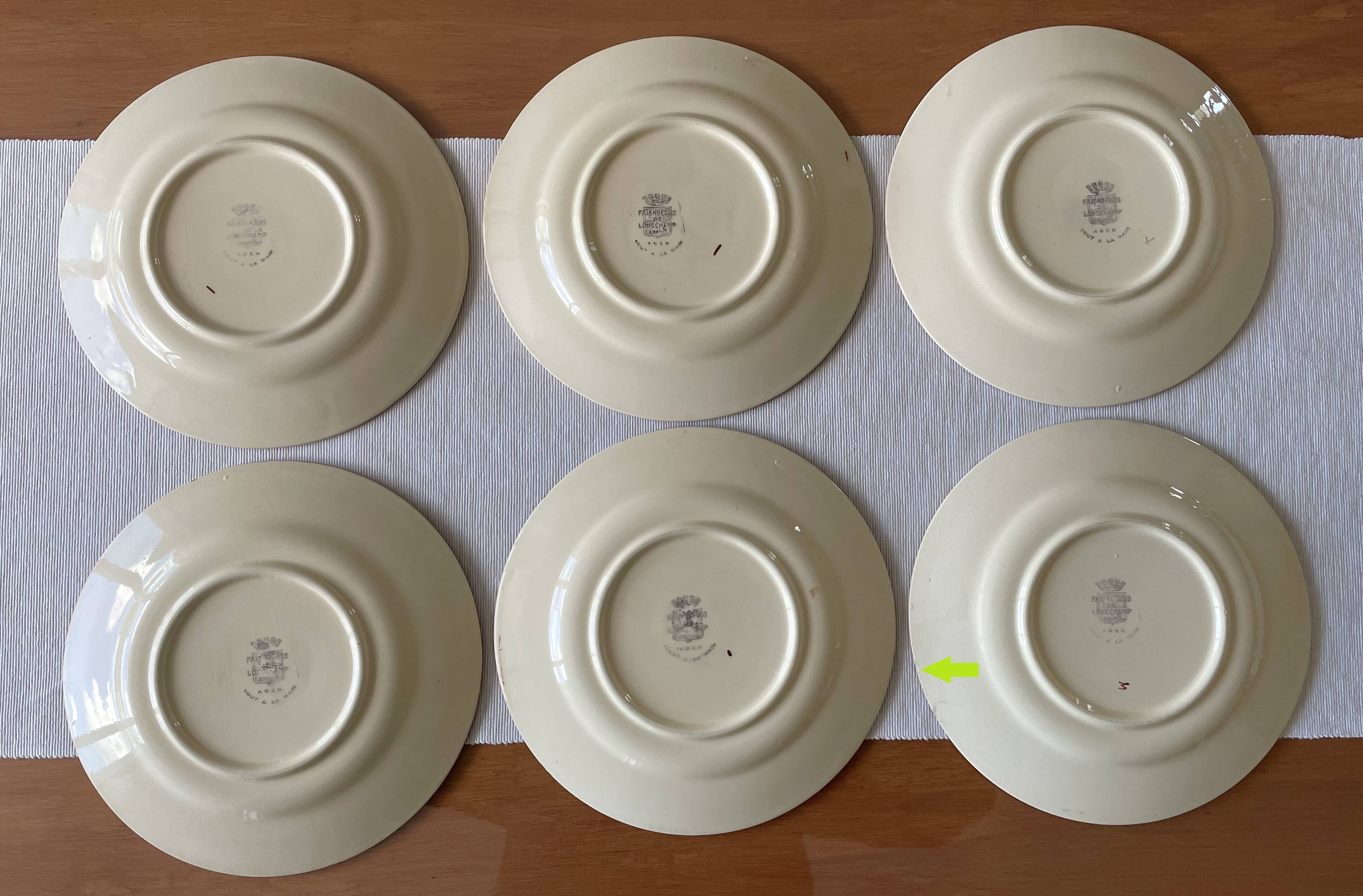 6 assiettes plates anciennes en faïence de Longchamp