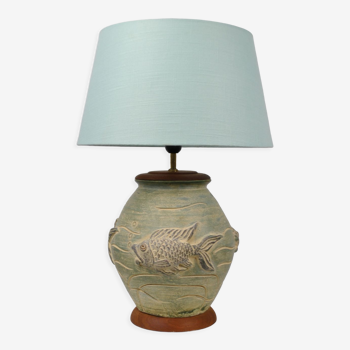 Lampe en céramique décor poisson en relief vers 1970