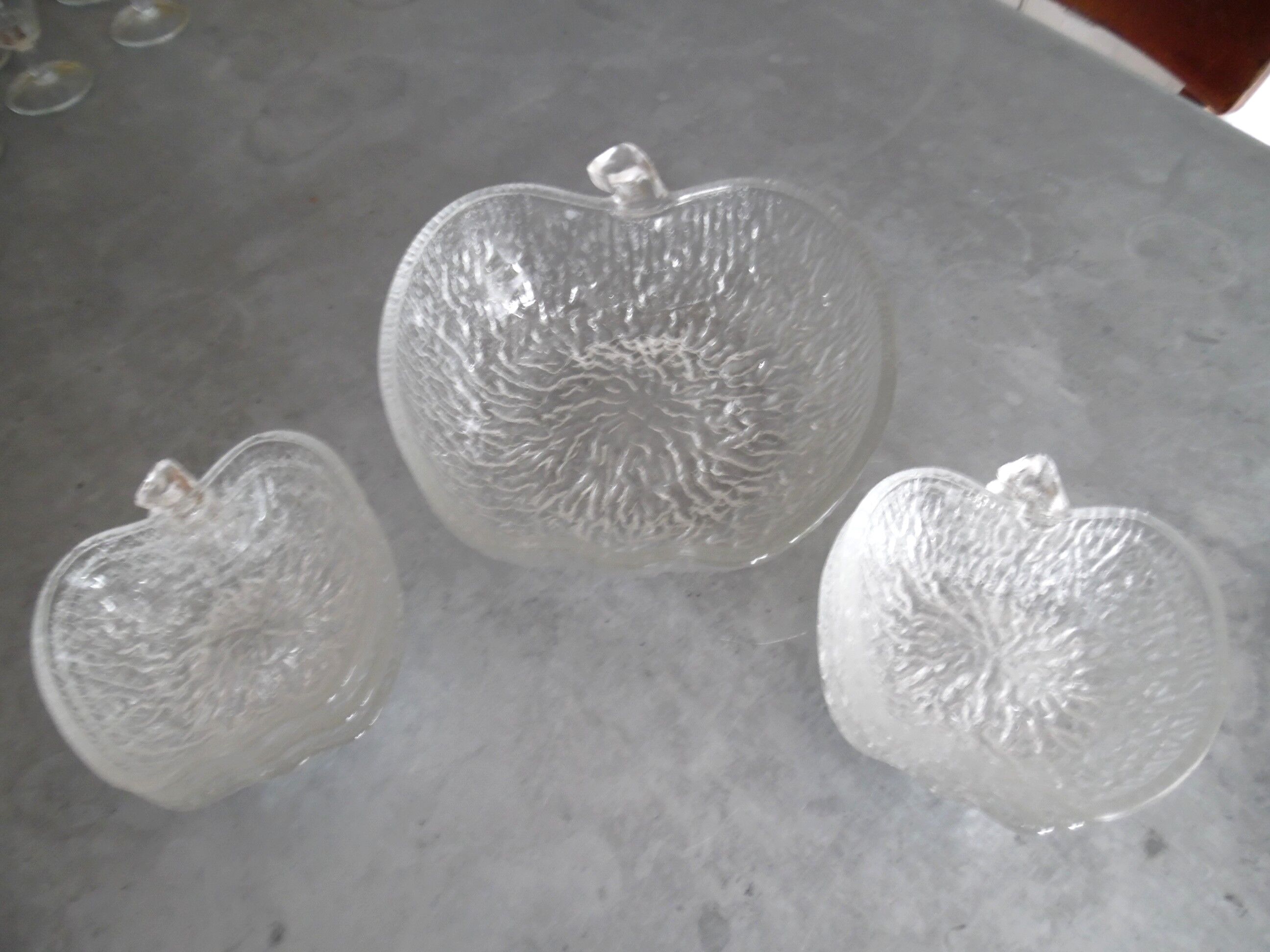 Bowl and cups Apple vintage