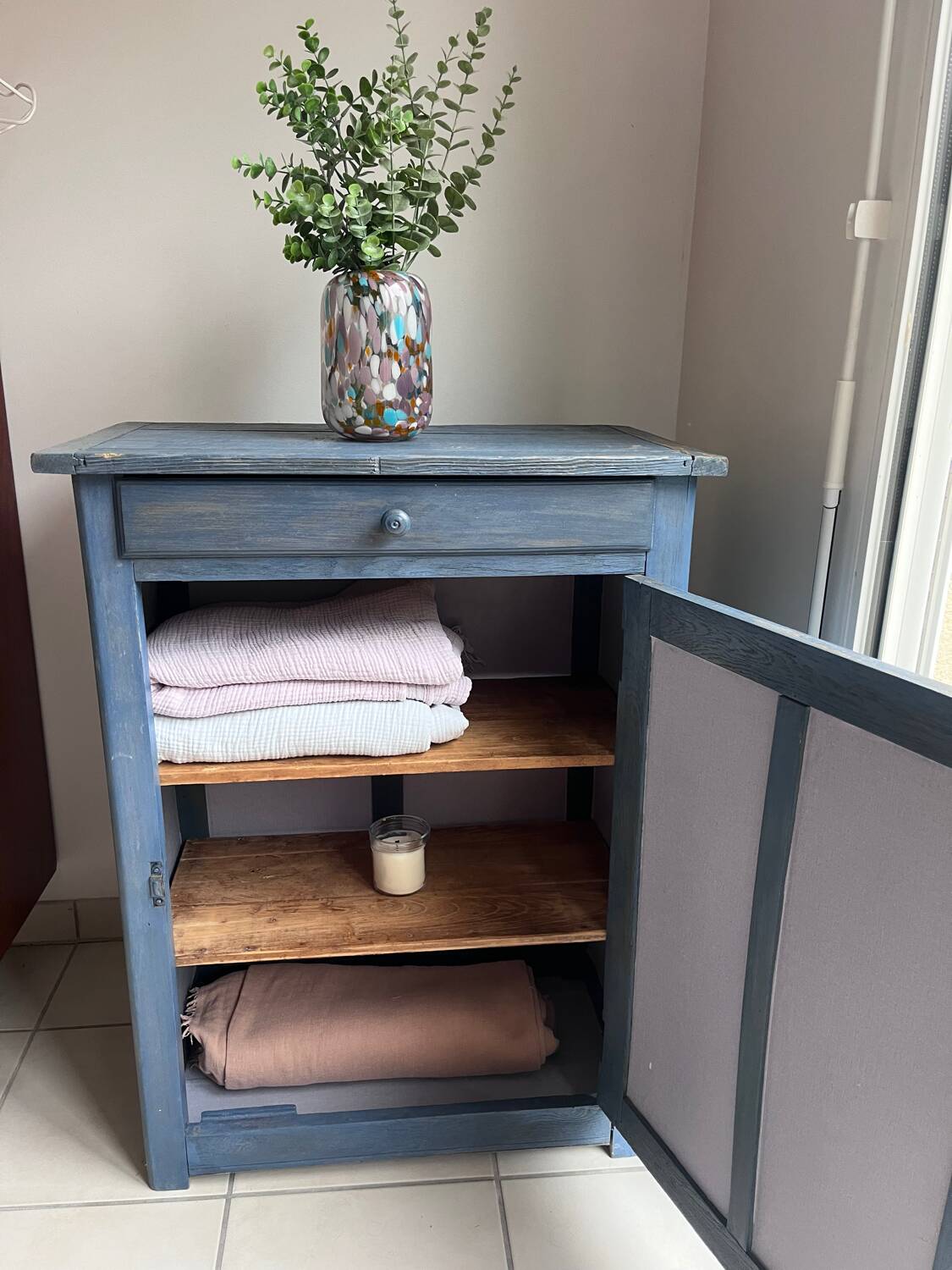 Confiturier, ancien buffet Parisien, patiné bleu