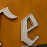 Lettres anciennes enseigne zinc industrielle