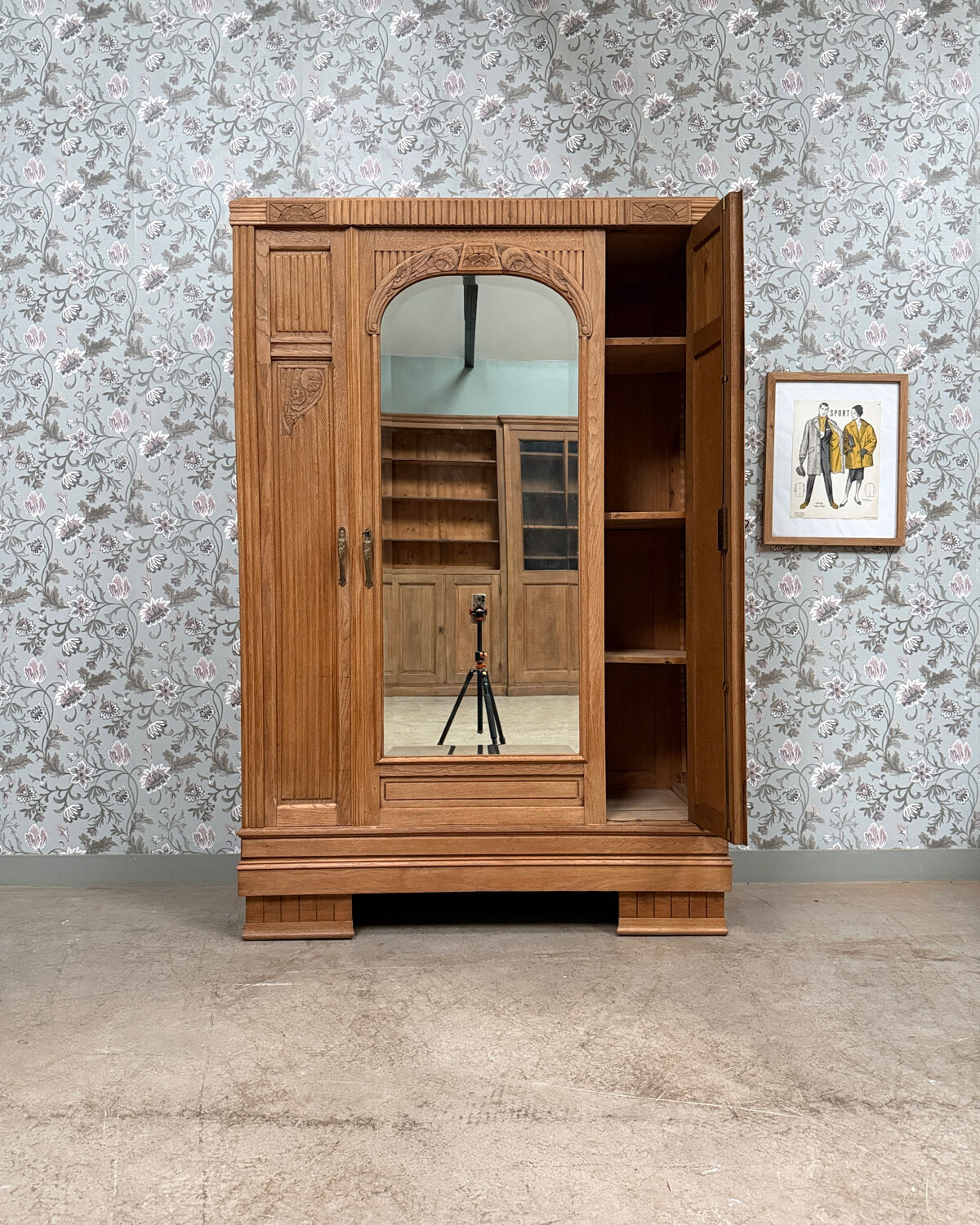 Art Deco oak wardrobe (renovated)