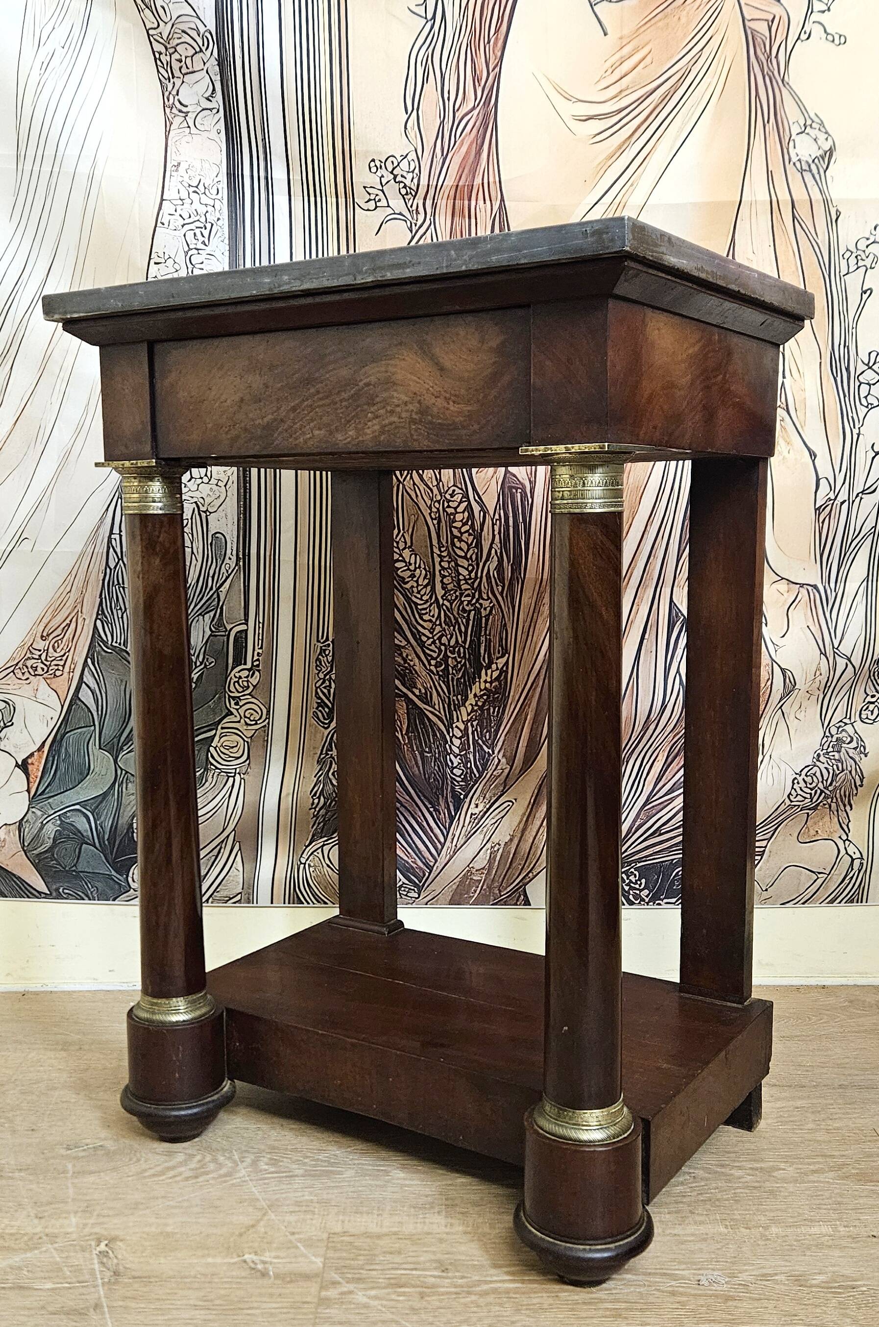 Console / Side table in mahogany and marble – Empire period, 19th century