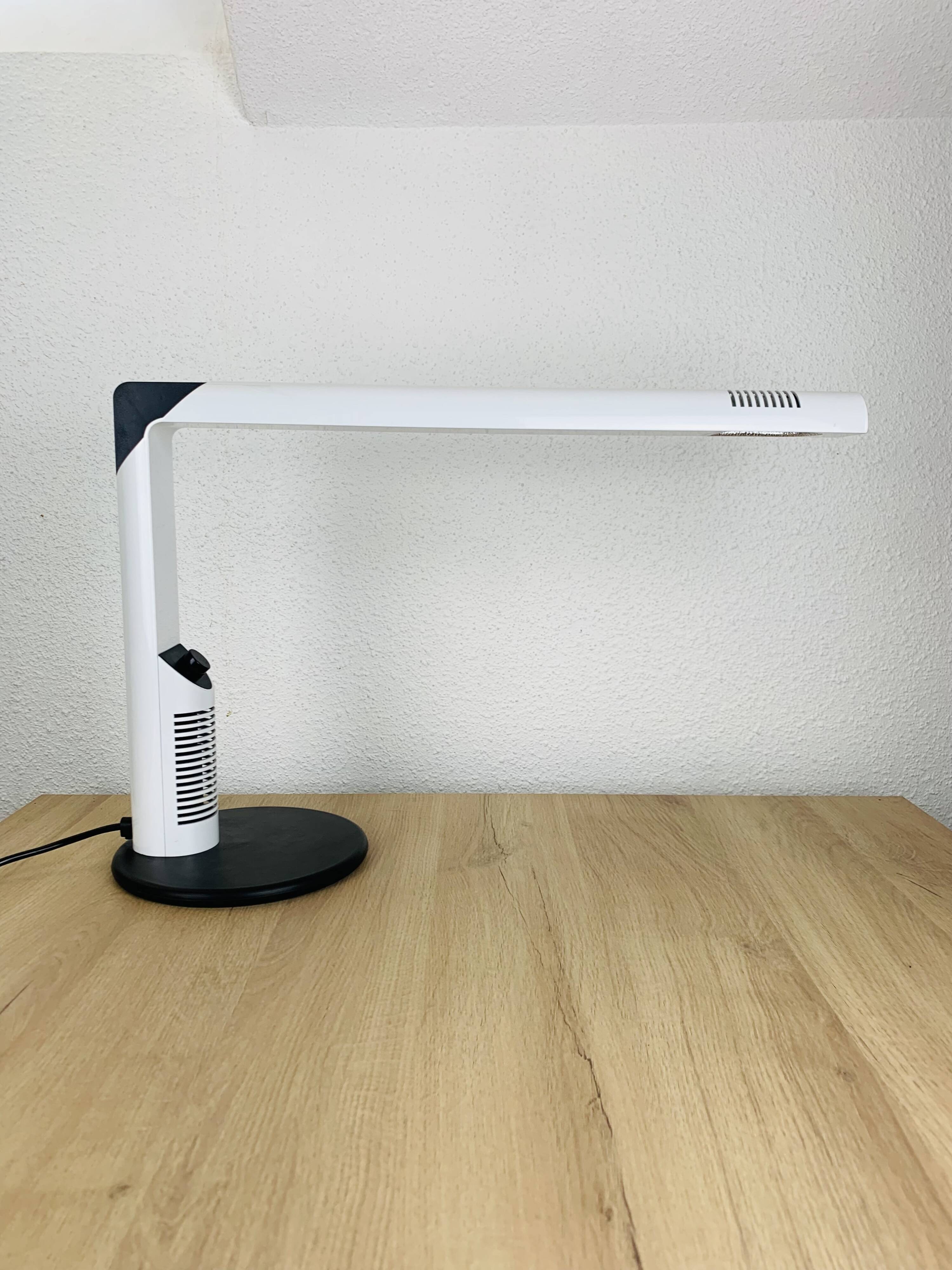 Abele desk lamp by Gianfranco Frattini for Luci Italia