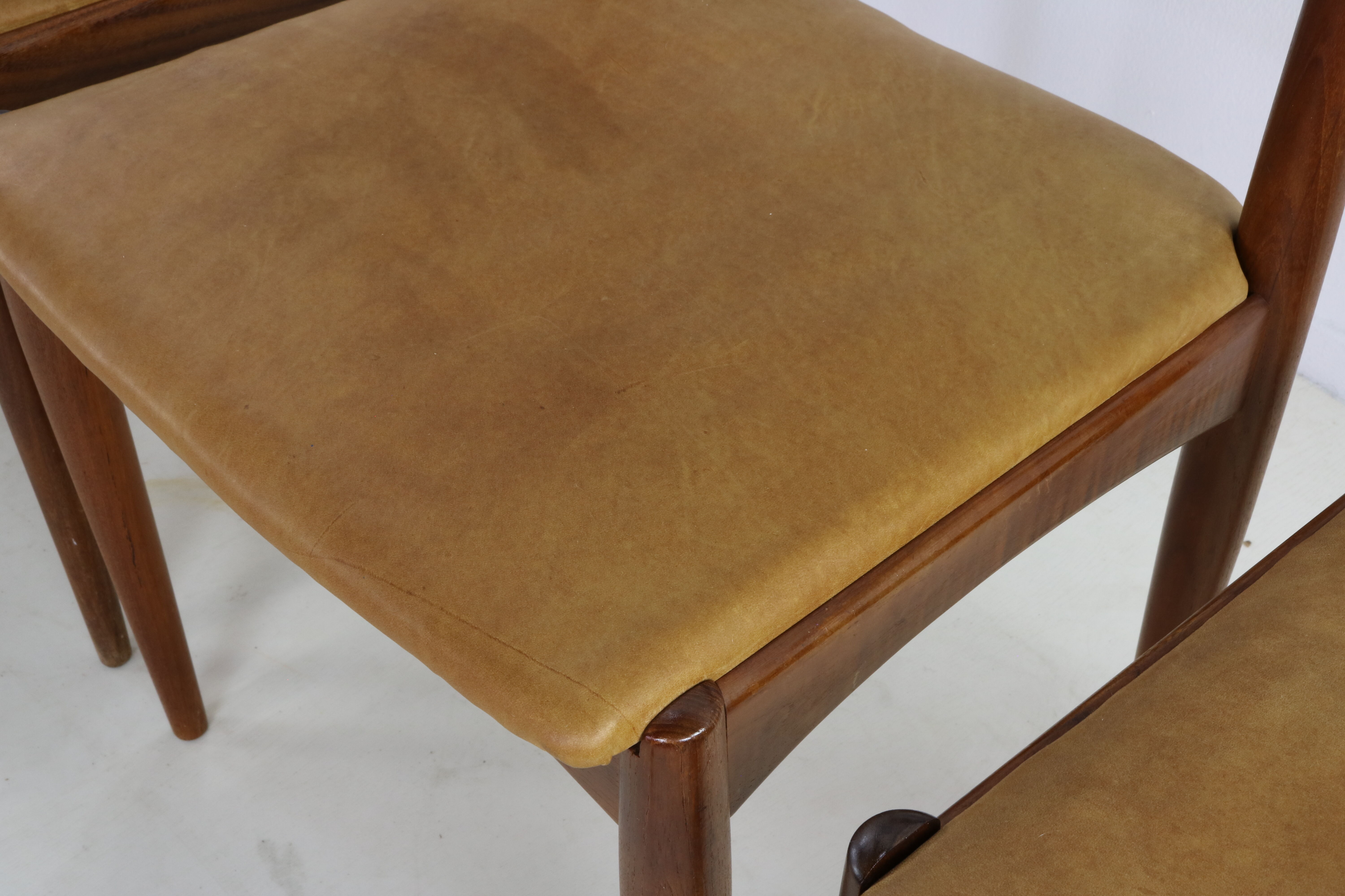 Set of four danish design dining chairs by Johanned Andersen for Uldum Møbe