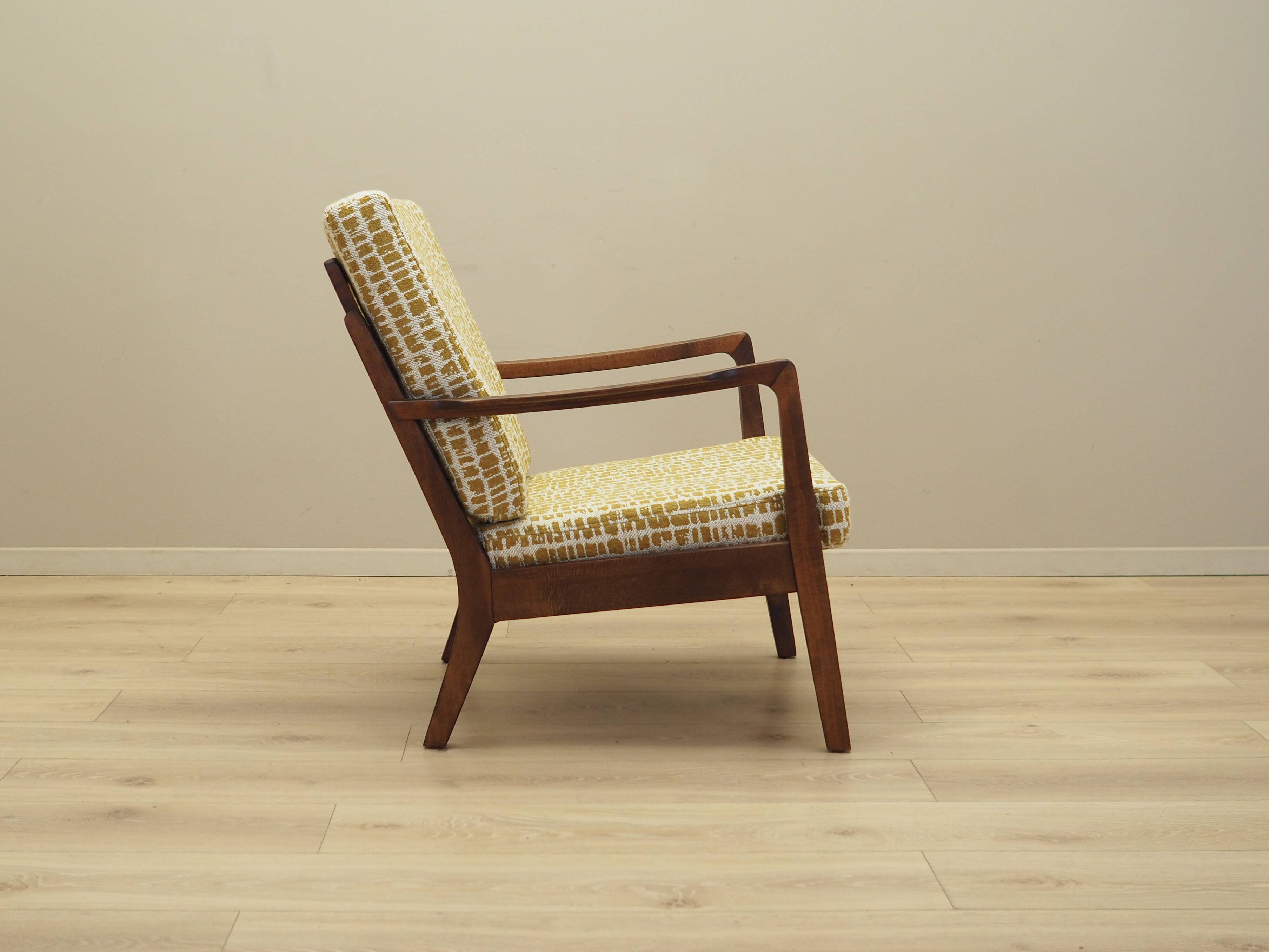 Fauteuil en hêtre, design danois, années 1970, production : Danemark