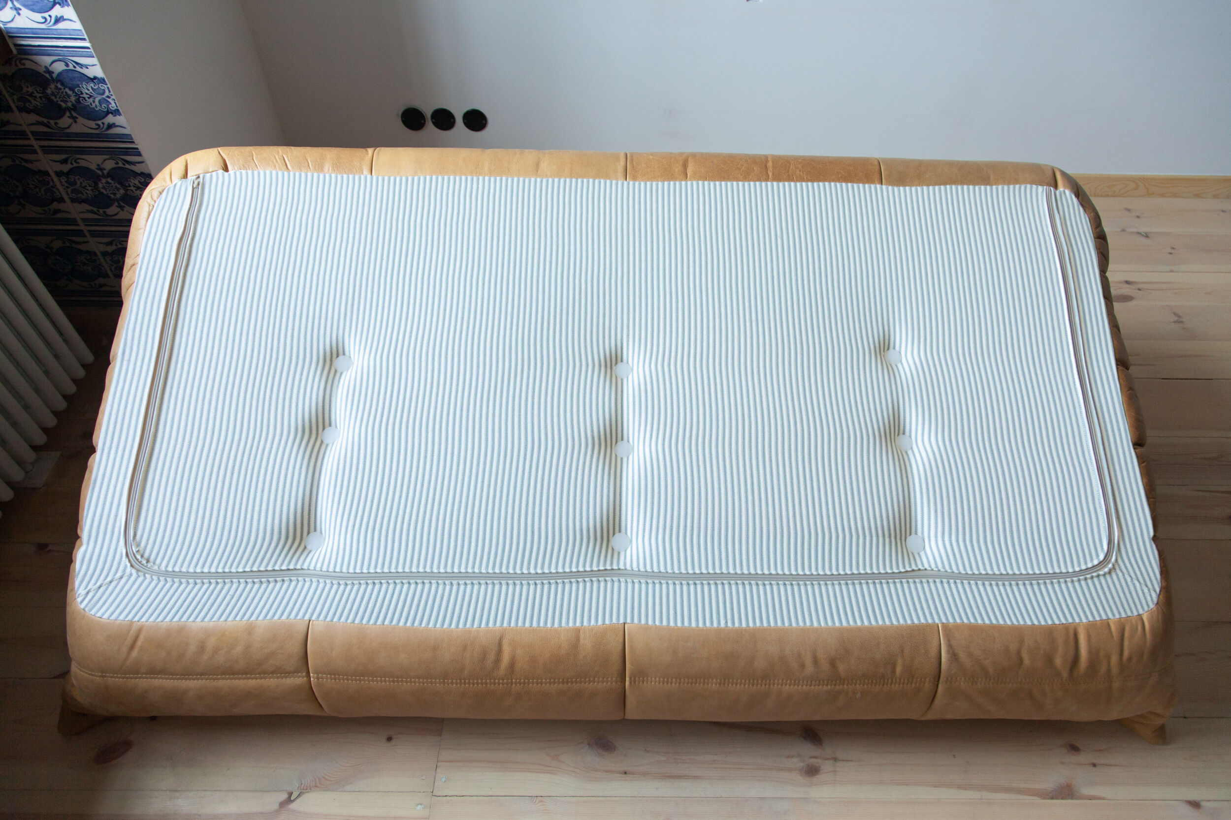 3 seater Togo camel leather sofa designed by Michel Ducaroy 1973