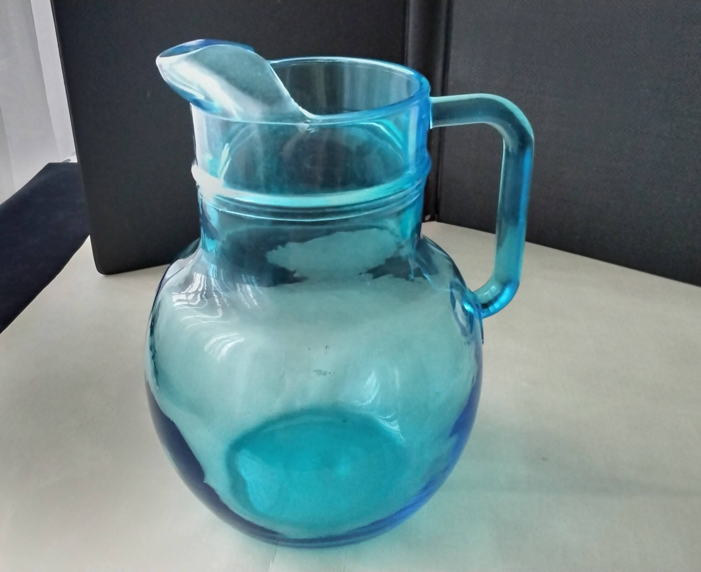 Water jug or orangeade in moulded glass 2 litres