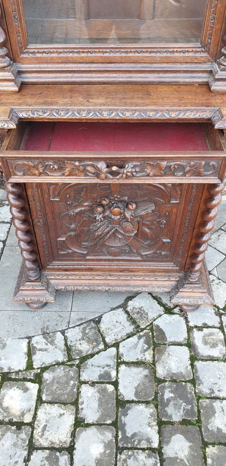 Bookcase showcase in carved oak 19th century