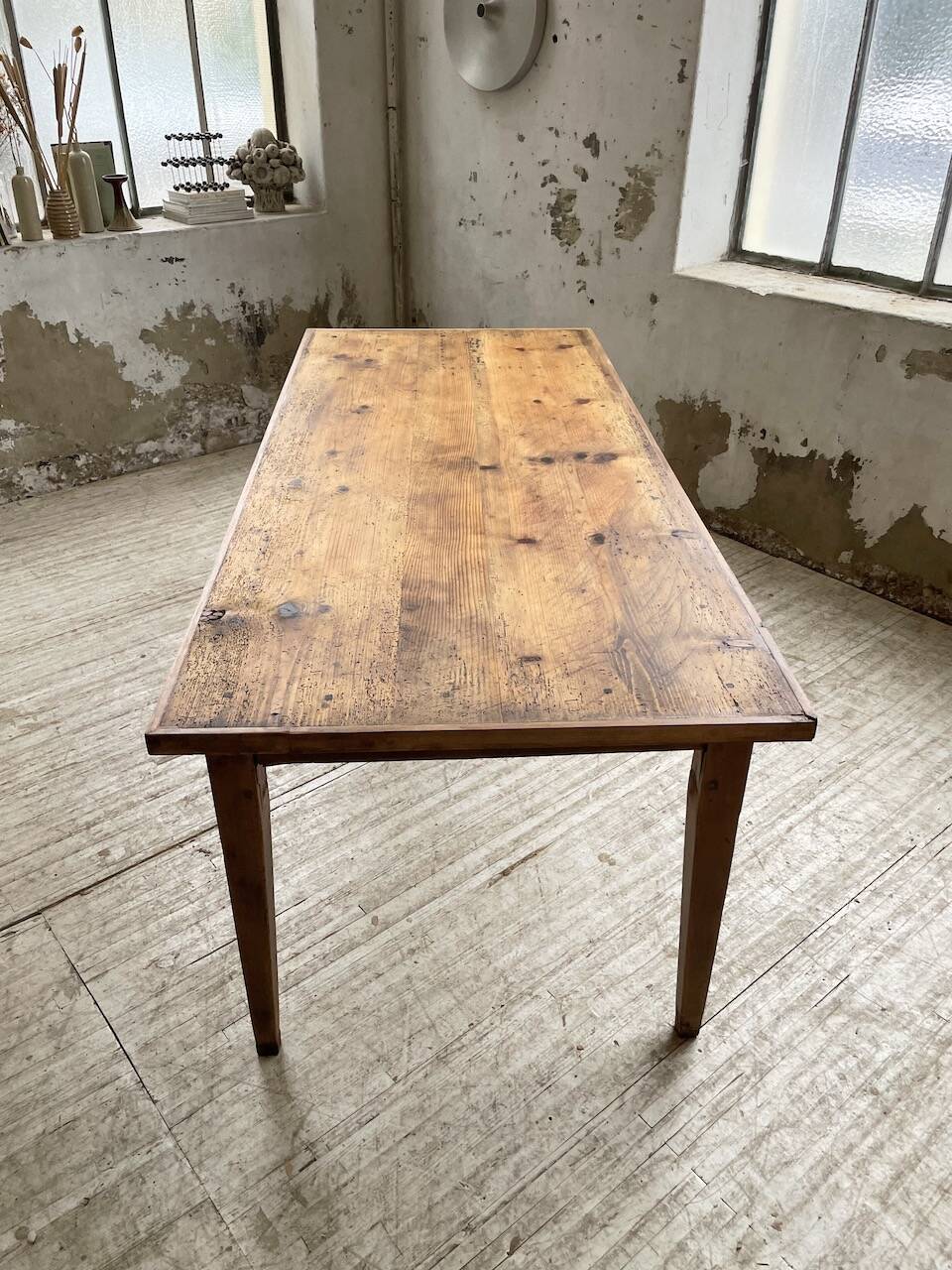 Farmhouse table with spindle legs 2m