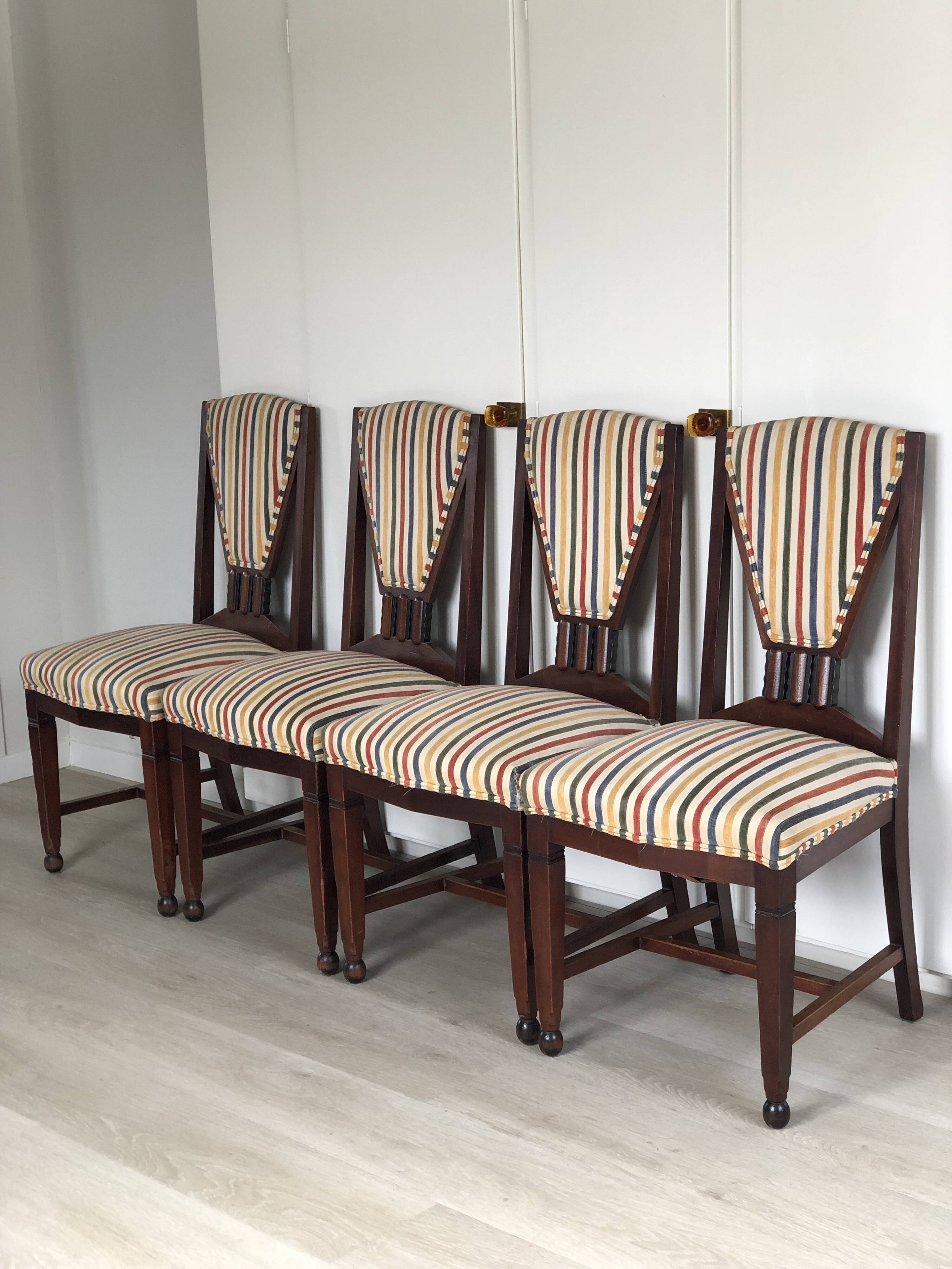 Set of 4 Art Deco Amsterdam School ‘t Woonhuys Dining Chairs The Netherland