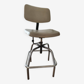 Adjustable industrial chair