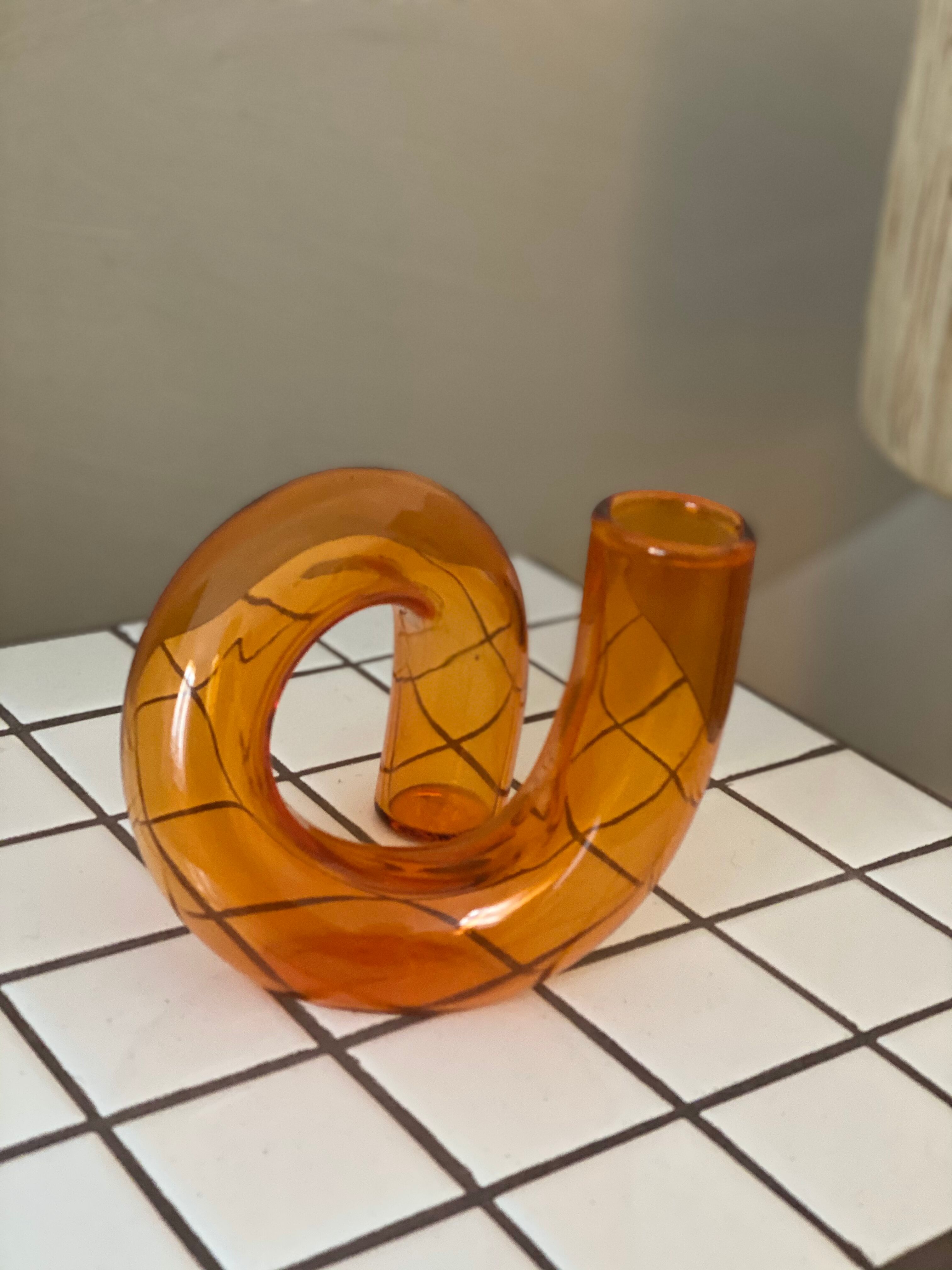 Vase soliflore minimaliste en verre soufflé orange rétro