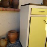 Buffet parisien en bois / portes et tiroirs jaune / années 1960
