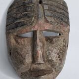 Masque rituel ancien en bois sculpté, Himalaya, XXe siècle – 19 cm