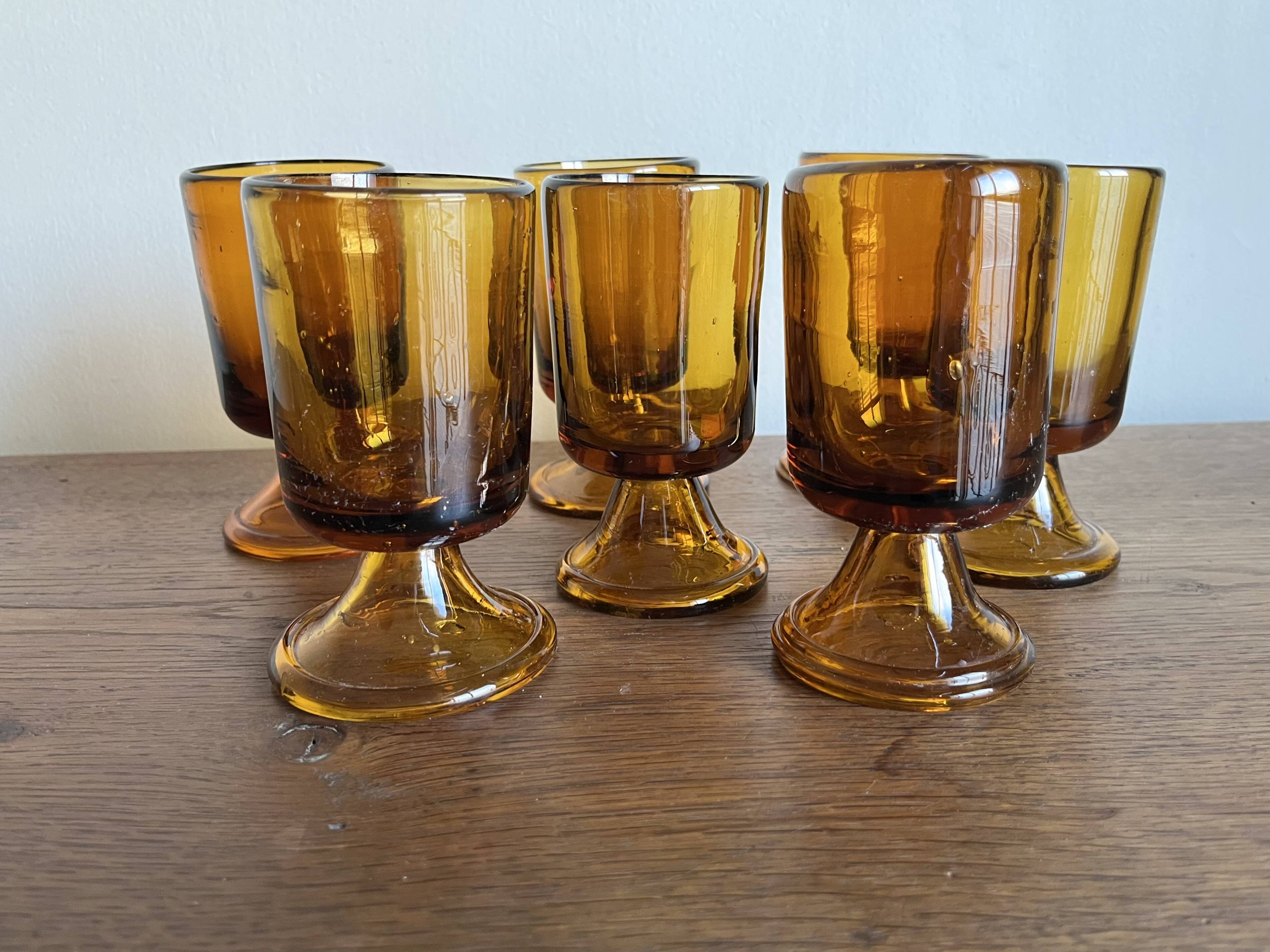 set of 7 tulip foot roller glasses Ibiza 1970 in large irregular glass