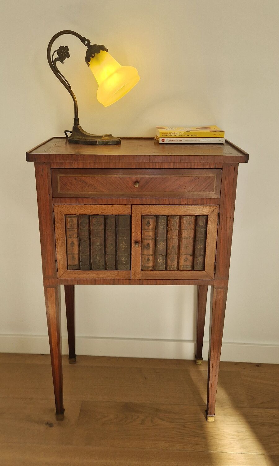 Art Nouveau style lamp