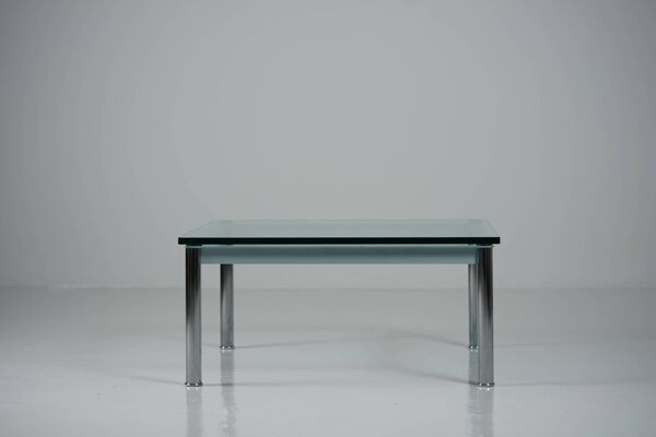 Table d'appoint LC 10 par Le Corbusier, Charlotte Perriand et Pierre Jeanneret
