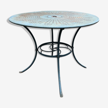 Green wrought-iron garden table round