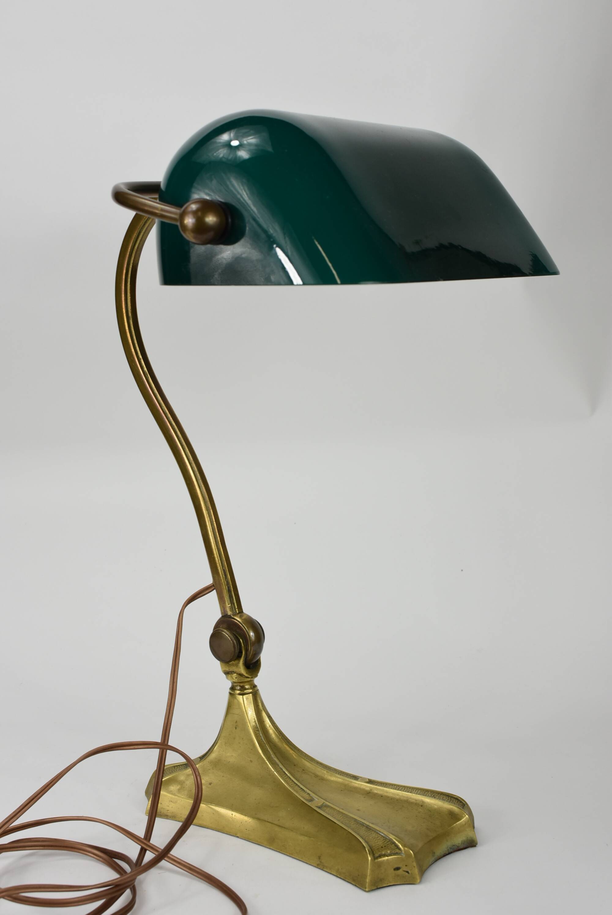 Notary type lamp.