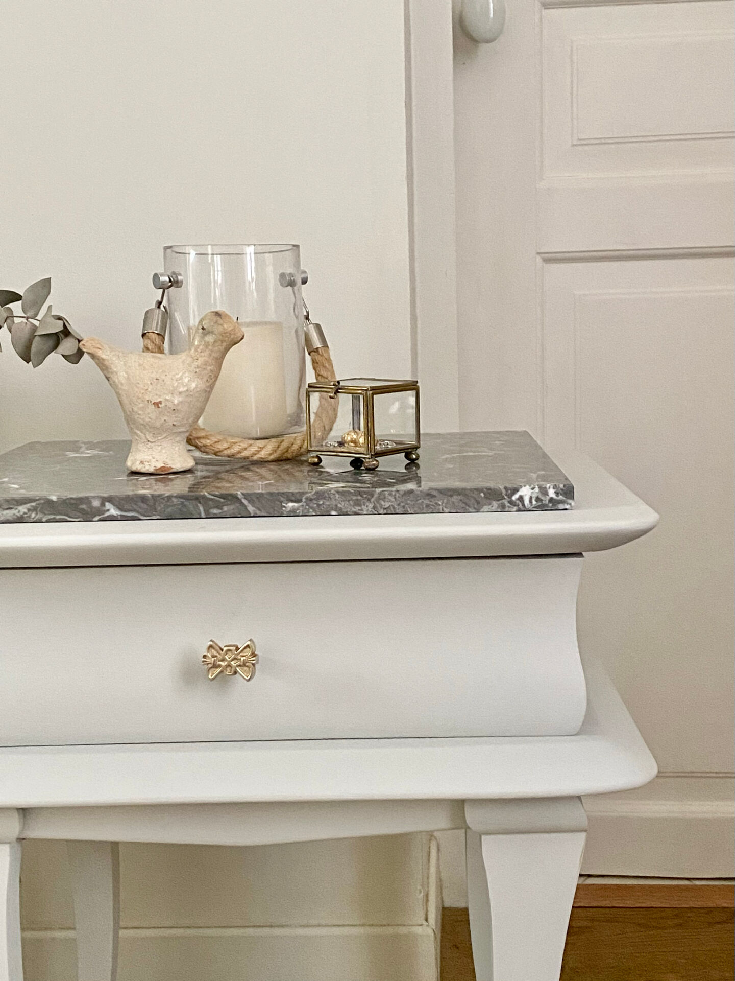 Bedside table