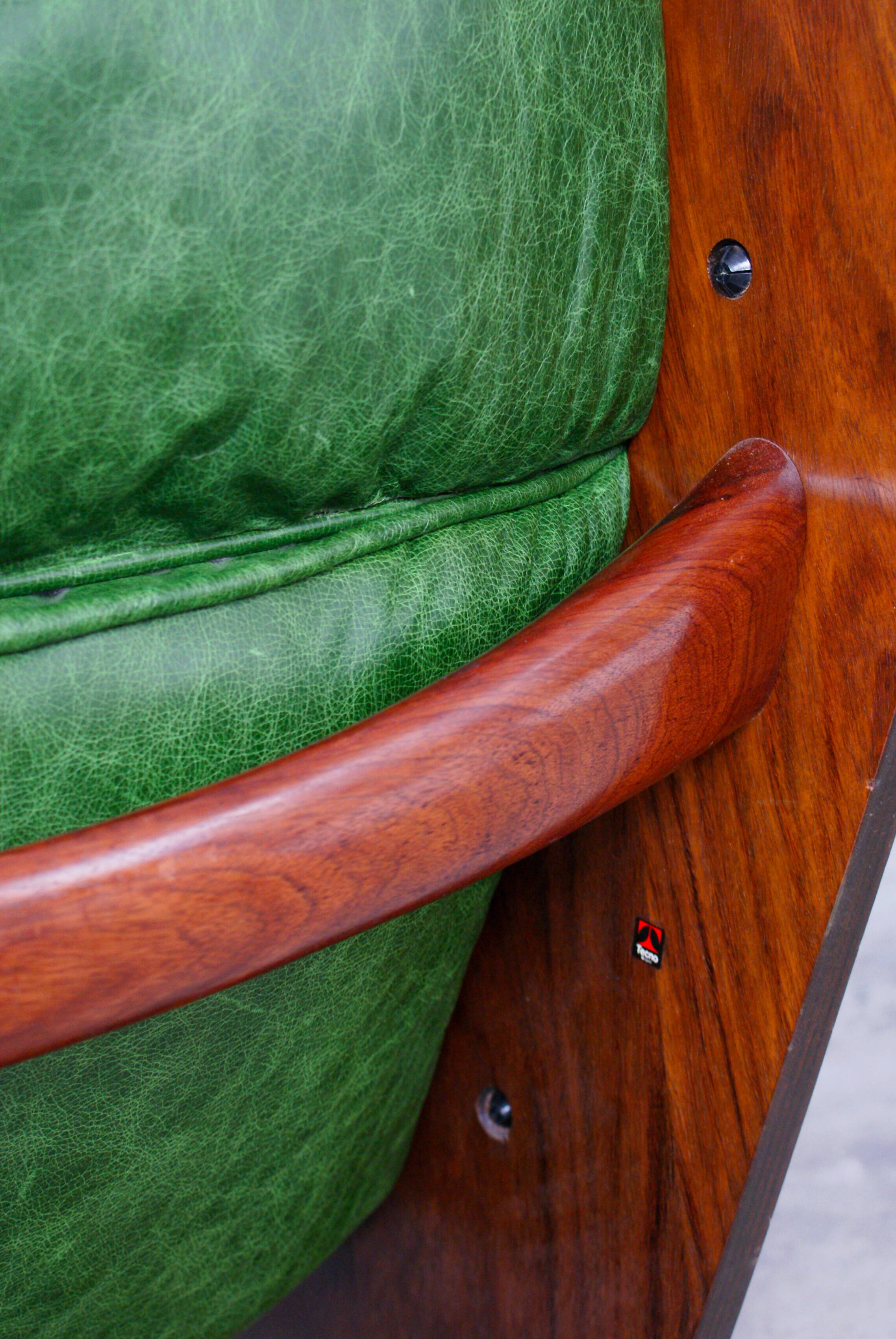 Canada model leather armchair and ottoman by Osvaldo Borsani