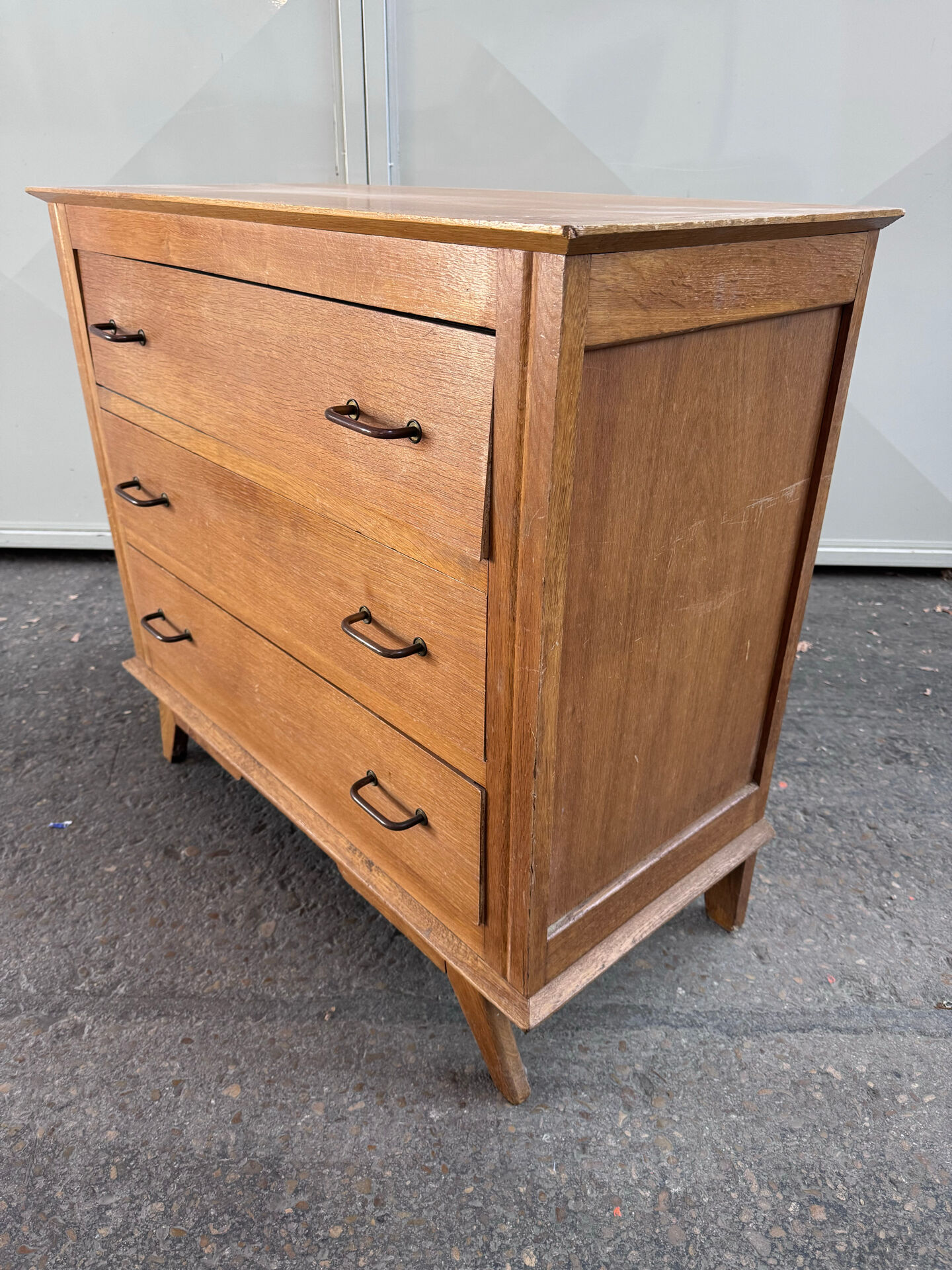 Vintage commode from the 50s/60s – 3 drawers – wood – tapered legs